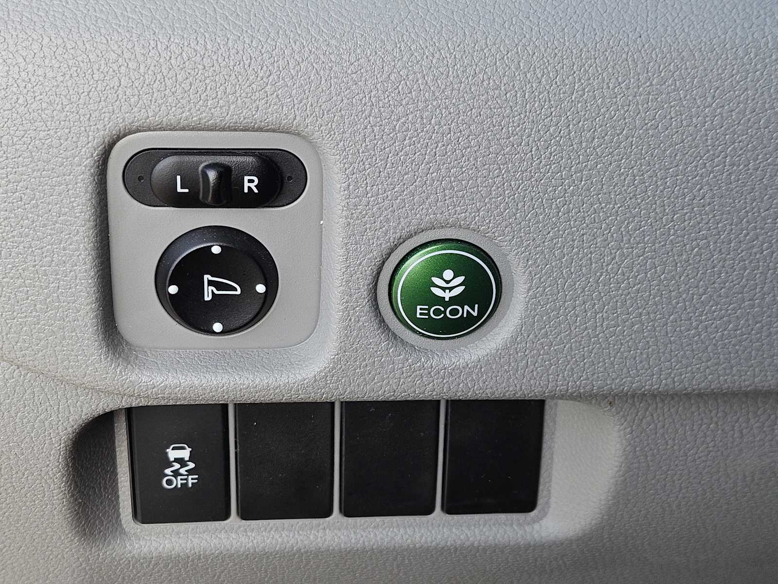 Thumbnail: 2016 Honda Pilot - 19