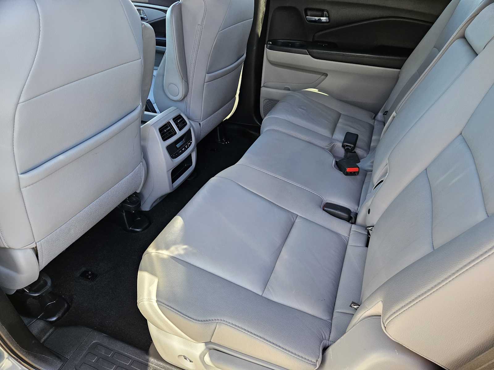 Thumbnail: 2018 Honda Pilot - 28