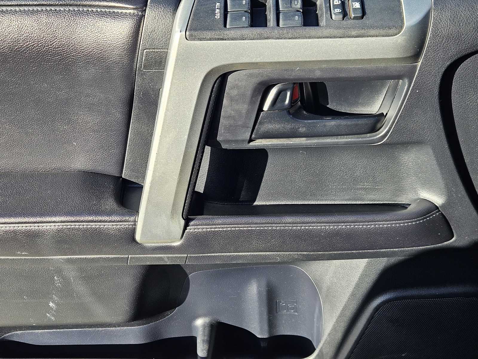 Thumbnail: 2012 Toyota 4Runner - 24