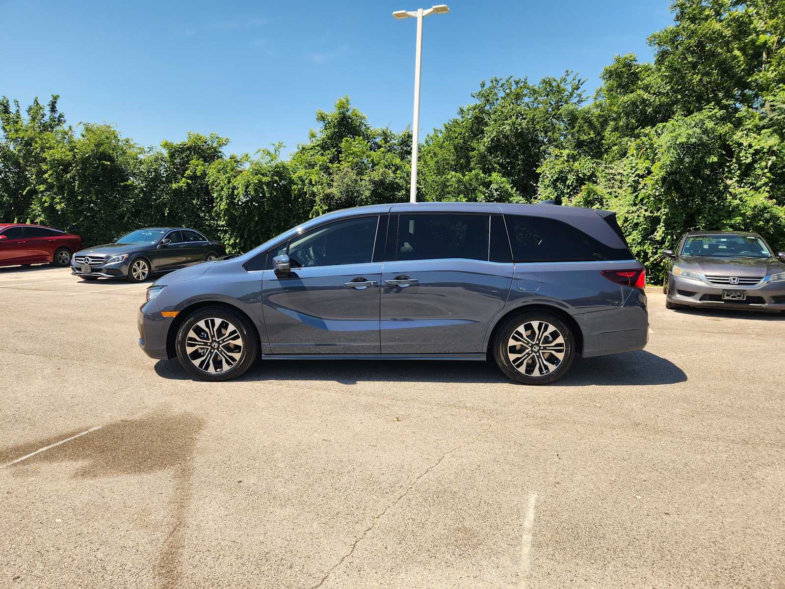 Thumbnail: 2026 Honda Odyssey - 4