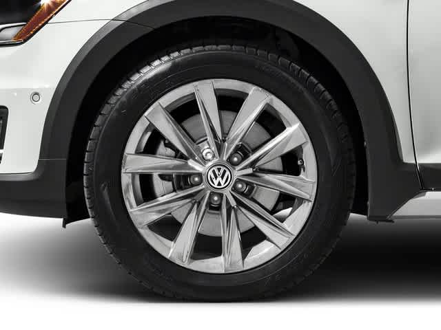 Thumbnail: 2017 Volkswagen Golf - 11