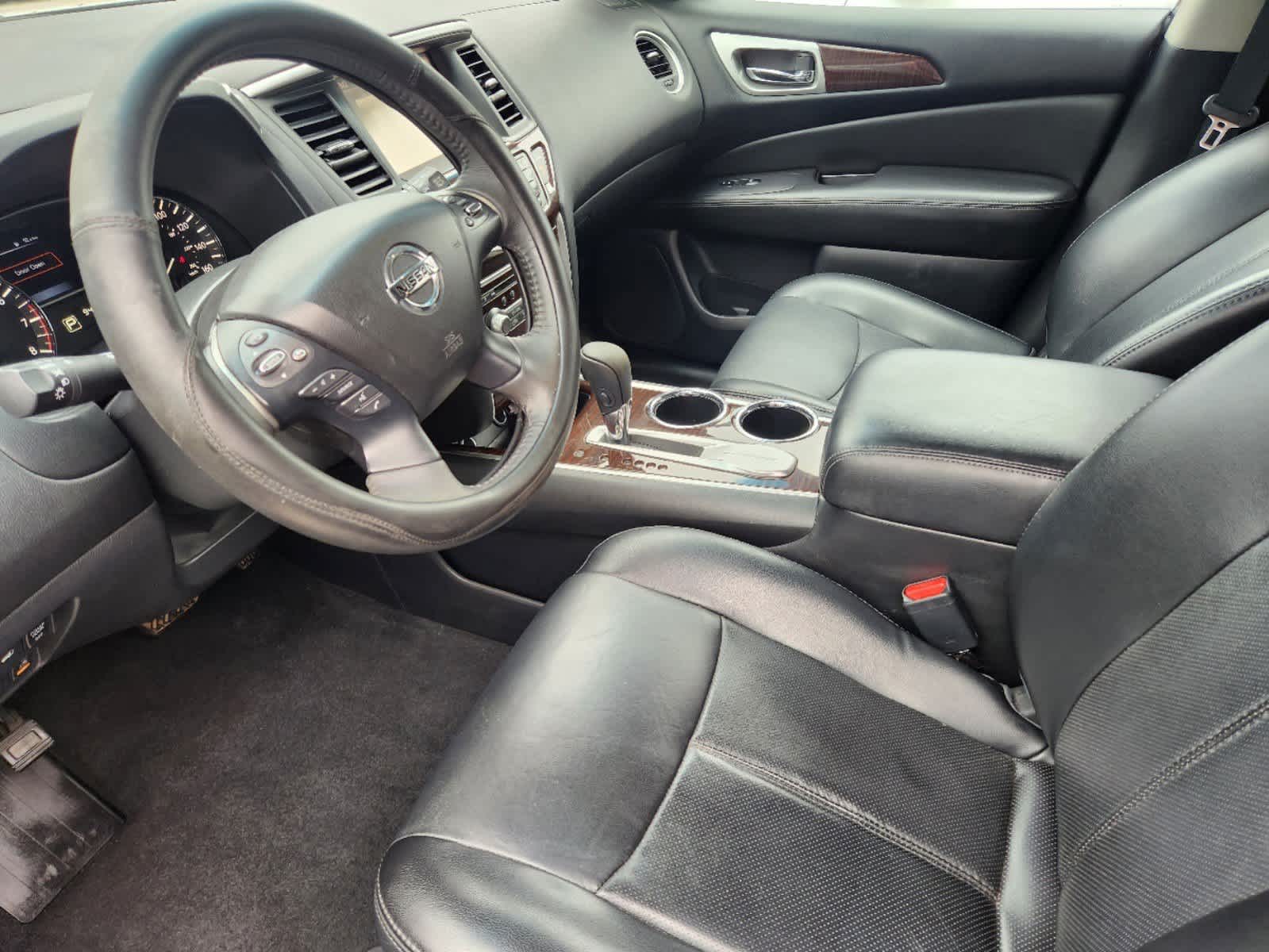 2015 Nissan Pathfinder Platinum 2