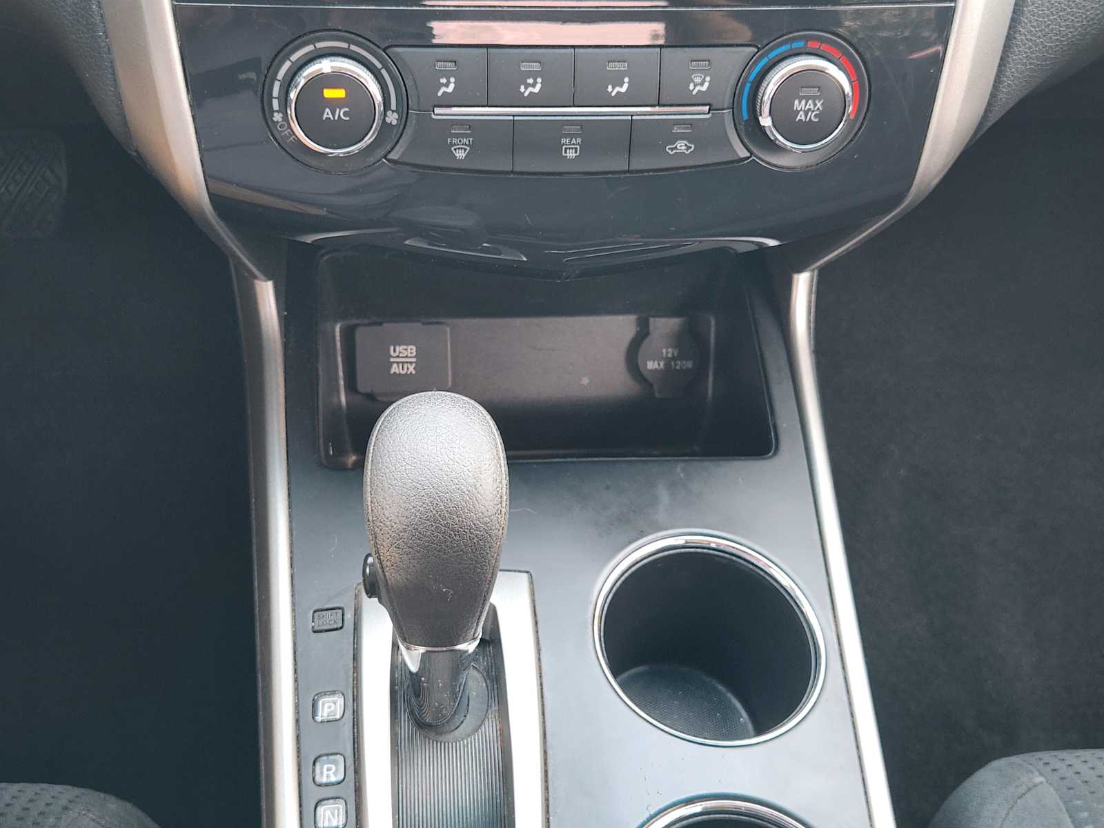 Thumbnail: 2015 Nissan Altima - 19