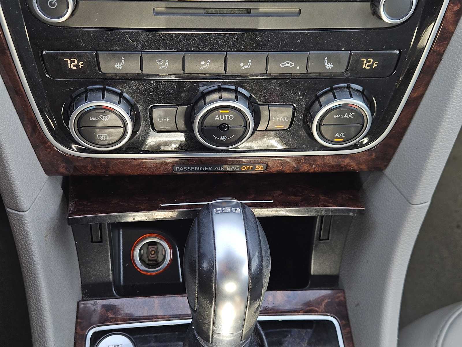 Thumbnail: 2013 Volkswagen Passat - 19