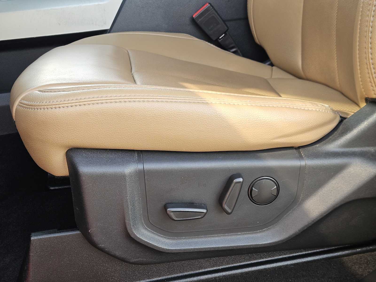 Thumbnail: 2022 Ford Econoline - 23