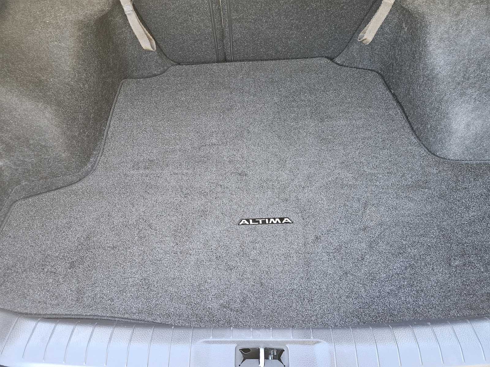 Thumbnail: 2016 Nissan Altima - 32