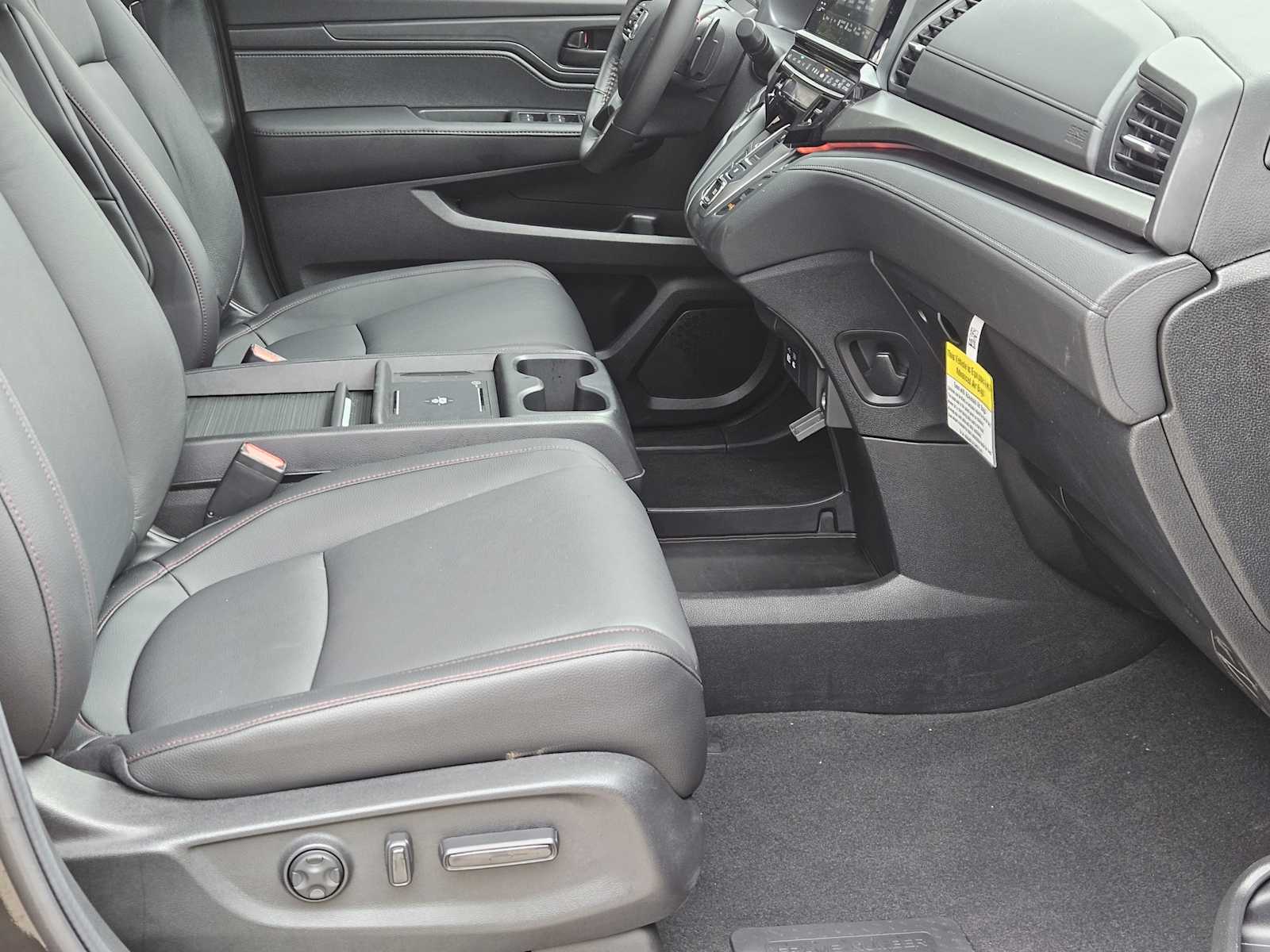 2025 Honda Odyssey Sport 14