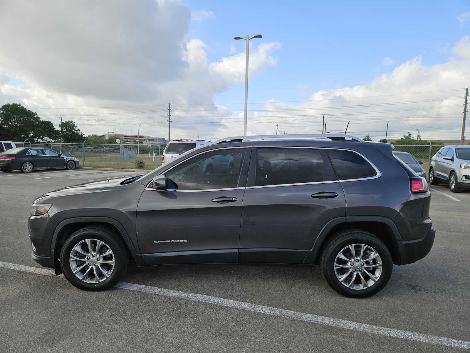 Thumbnail: 2020 Jeep Cherokee - 4