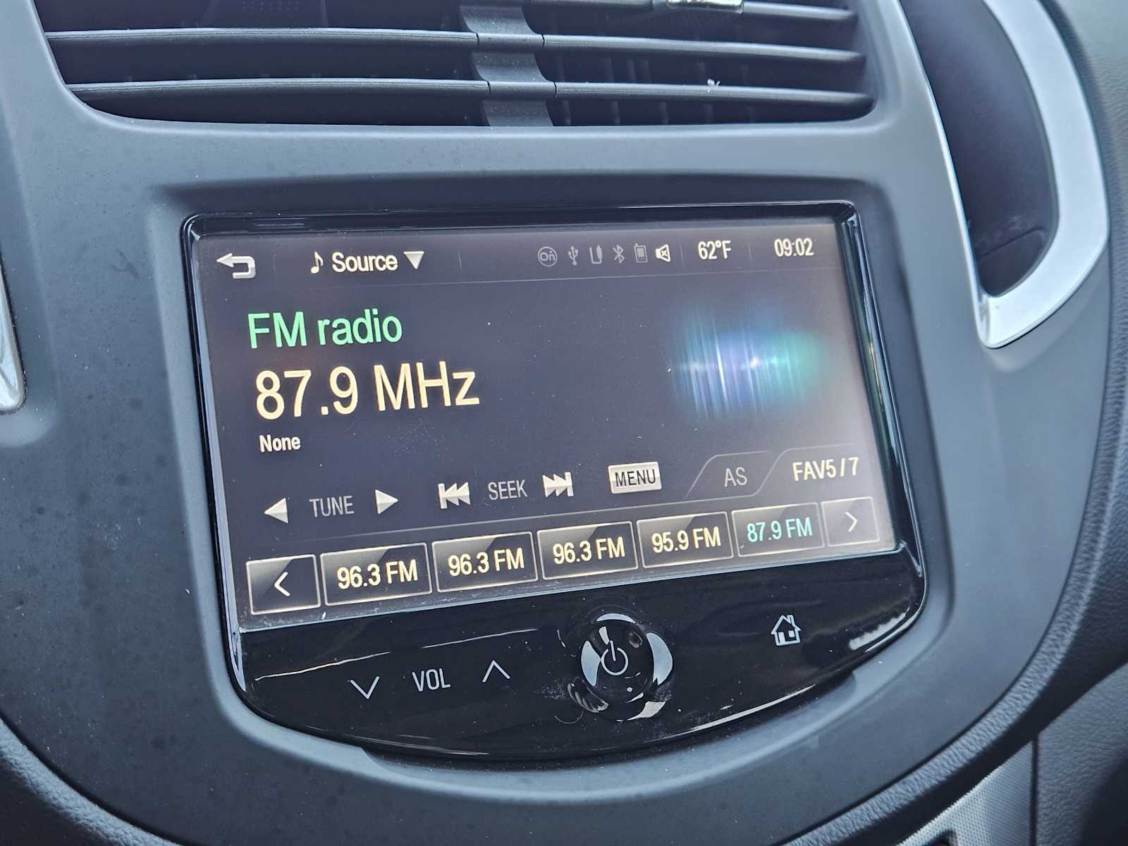 Thumbnail: 2015 Chevrolet Trax - 15