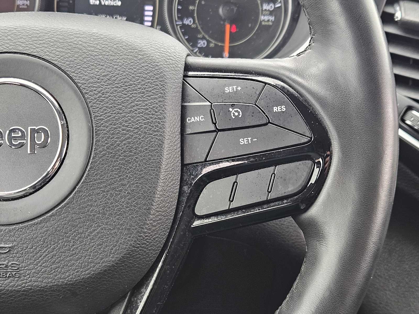 Thumbnail: 2019 Jeep Cherokee - 28