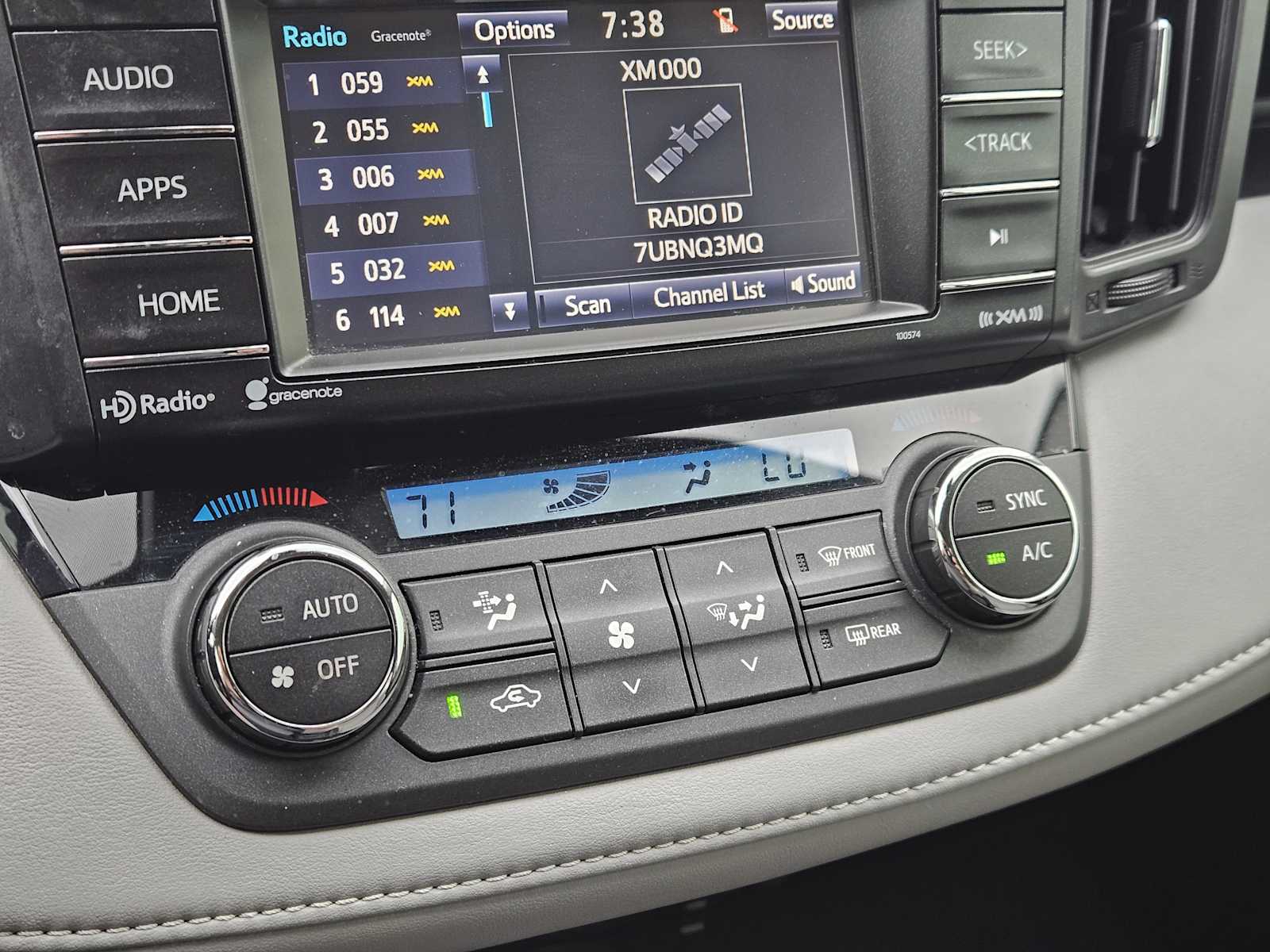 Thumbnail: 2017 Toyota RAV4 - 19