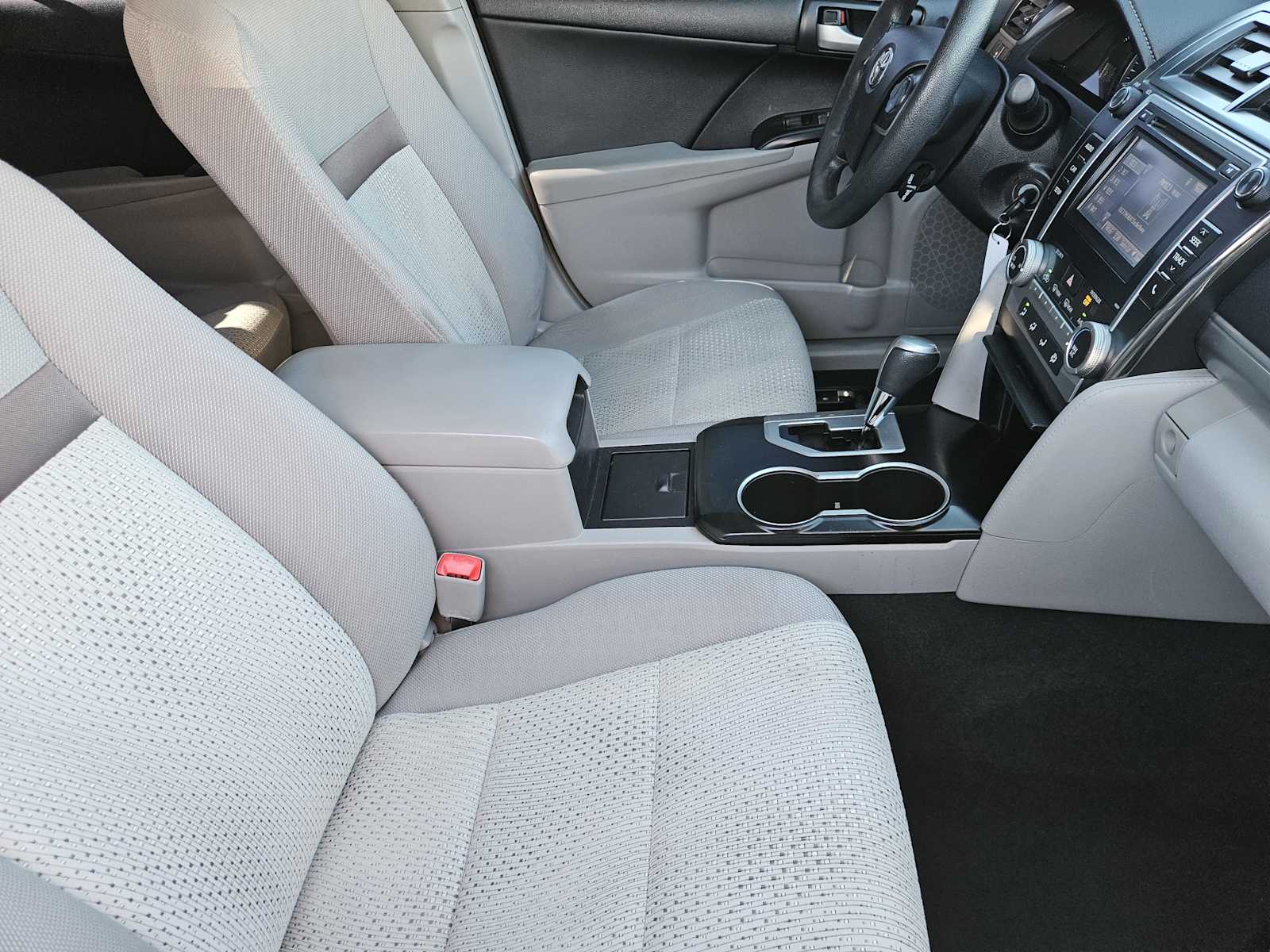 Thumbnail: 2014 Toyota Camry - 14