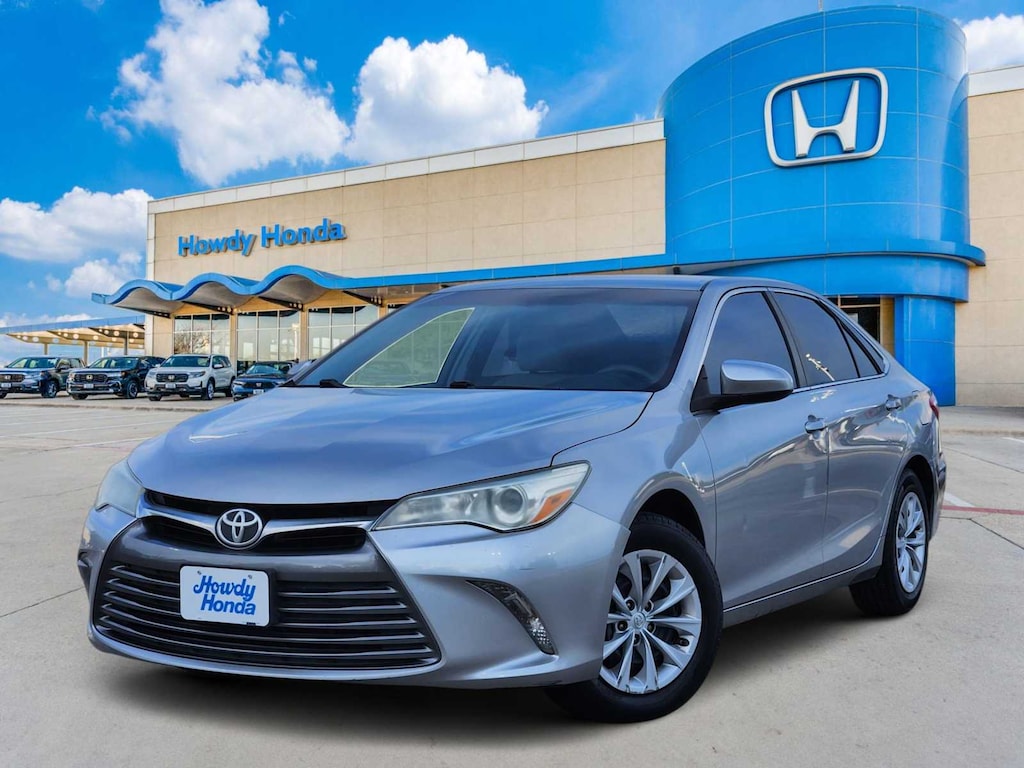 Used 2016 Toyota Camry LE Sedan