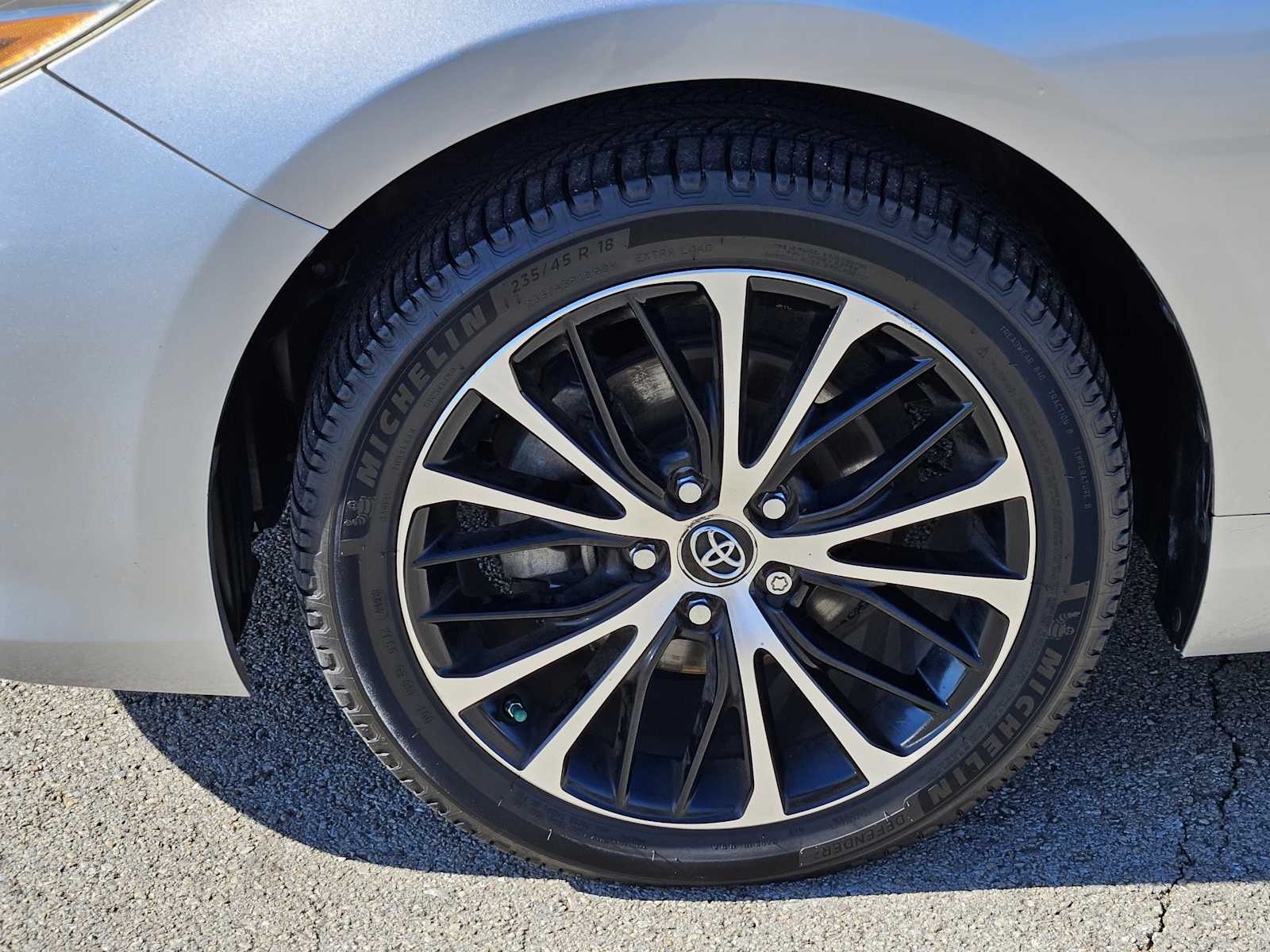 Thumbnail: 2017 Toyota Camry - 9