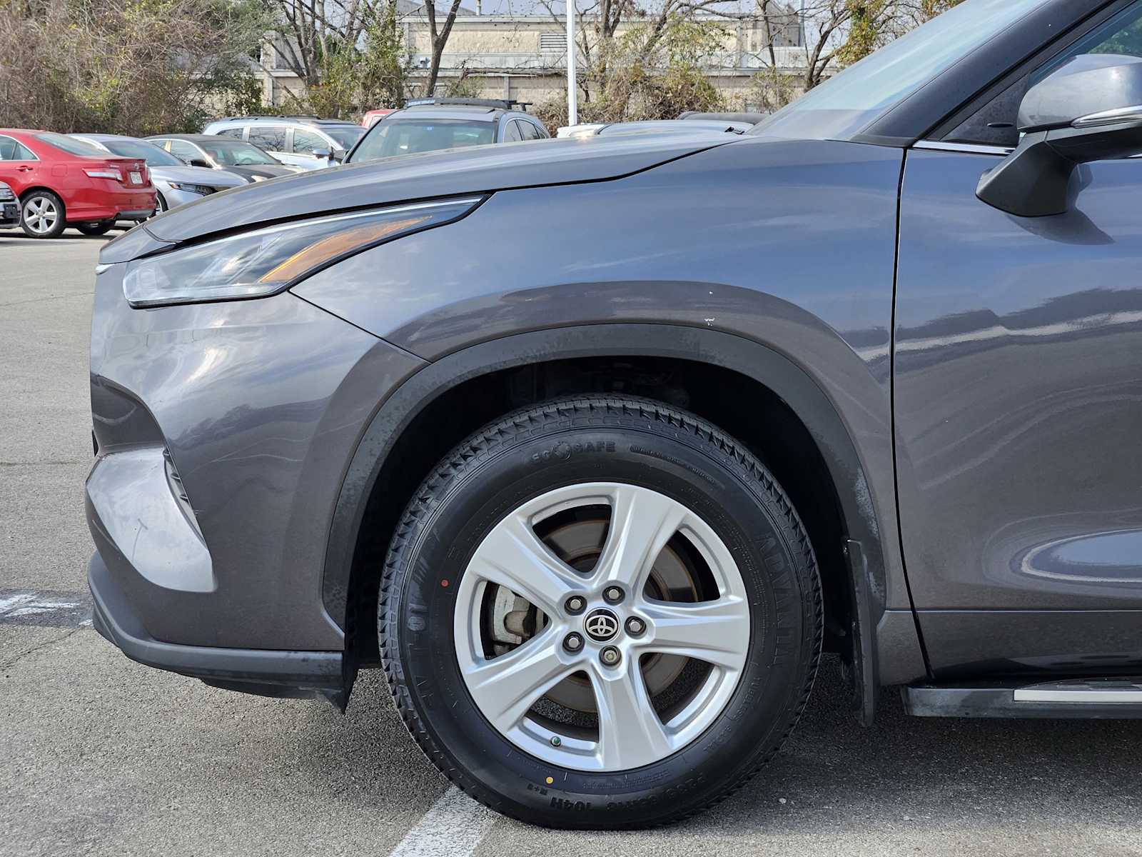 Thumbnail: 2022 Toyota Highlander - 8