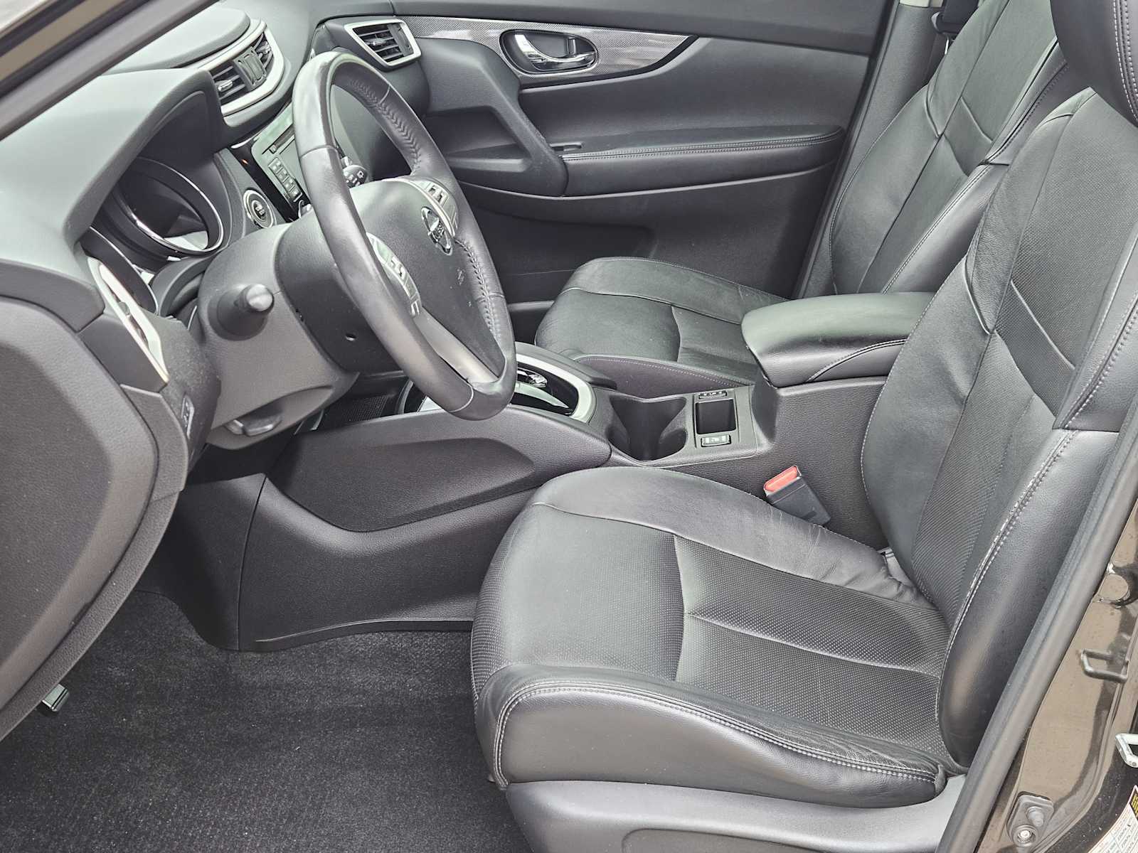 2014 Nissan Rogue SL 13
