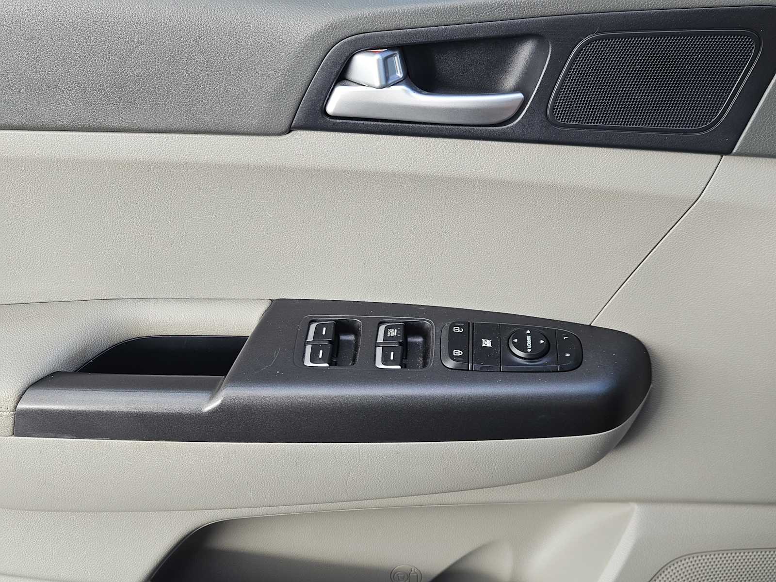 Thumbnail: 2019 Kia Sportage - 21