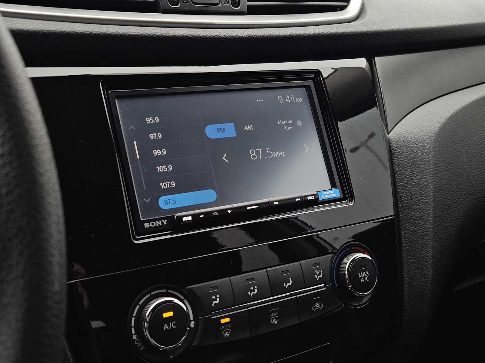 Thumbnail: 2015 Nissan Rogue - 17