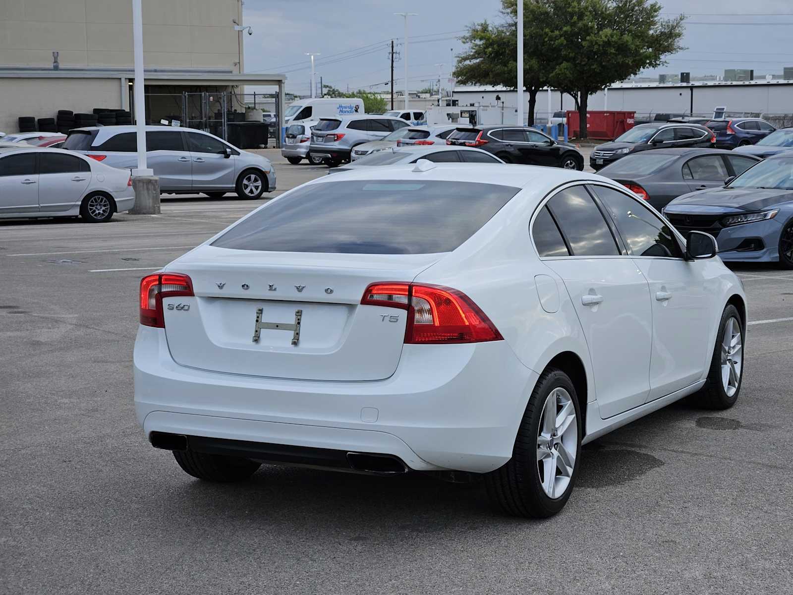 Thumbnail: 2015 Volvo S60 - 6