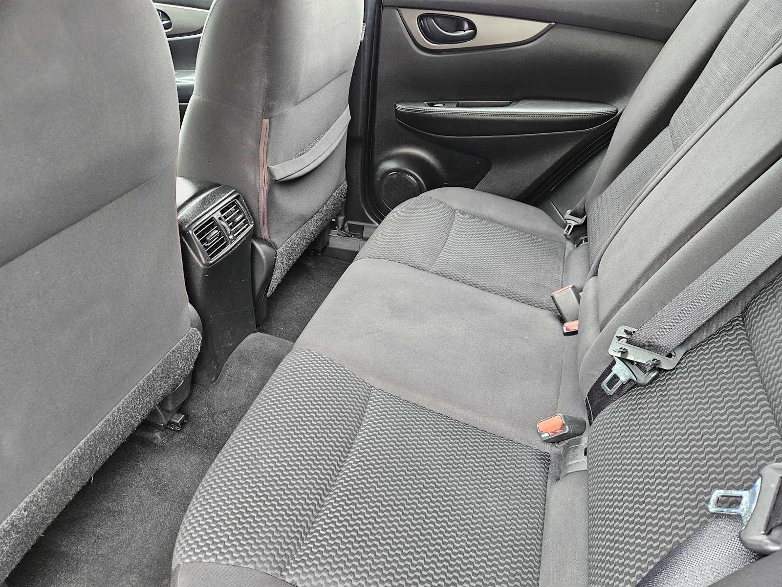 Thumbnail: 2018 Nissan Rogue Sport - 26