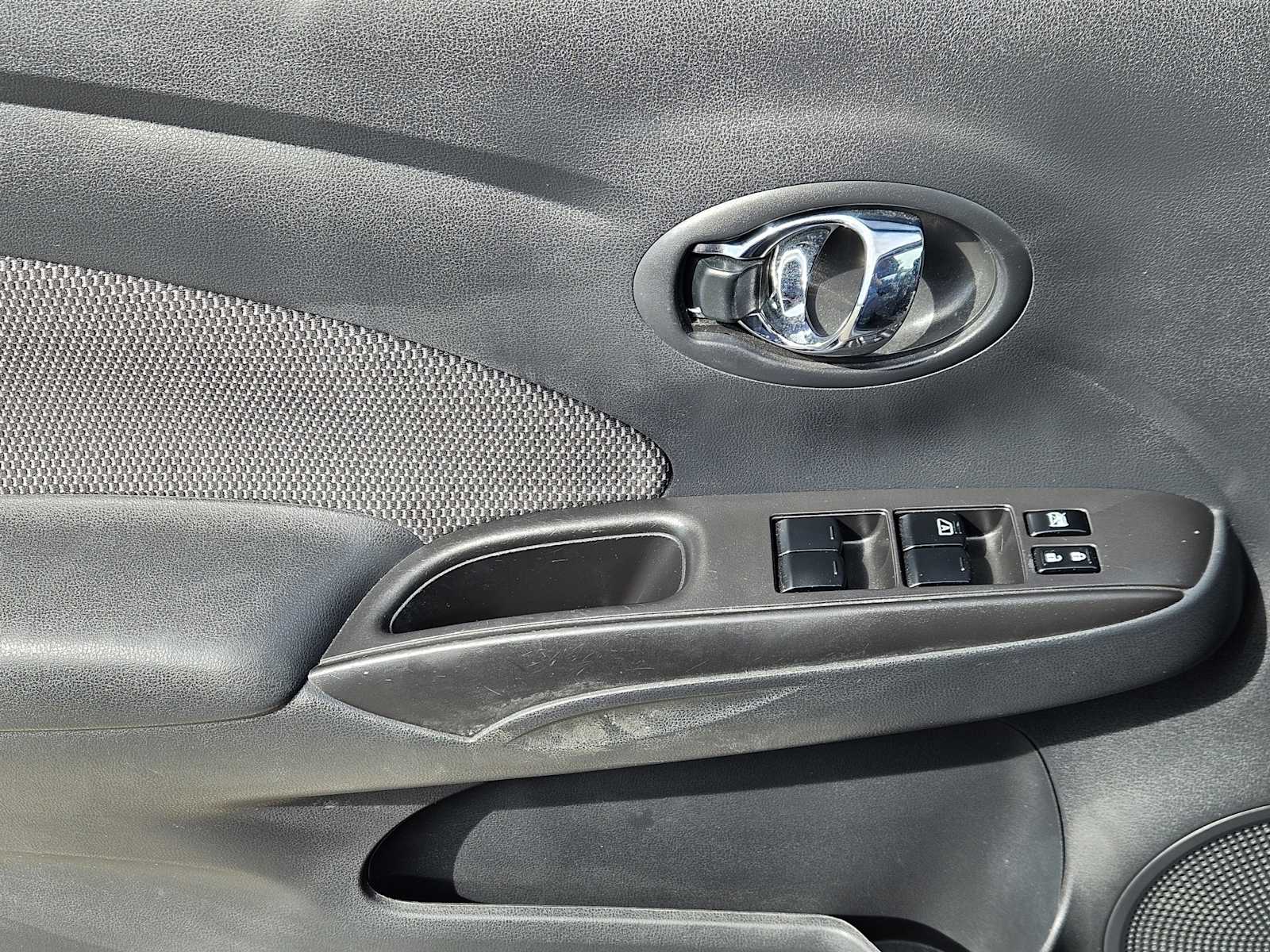 Thumbnail: 2016 Nissan Versa - 21