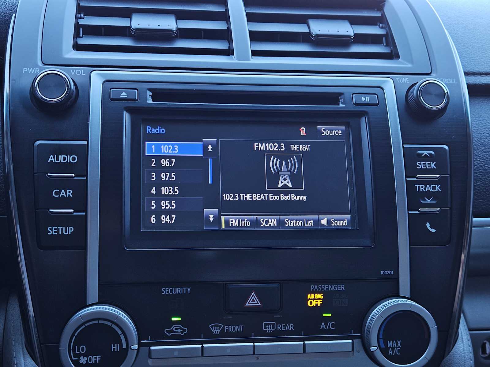 Thumbnail: 2014 Toyota Camry - 17