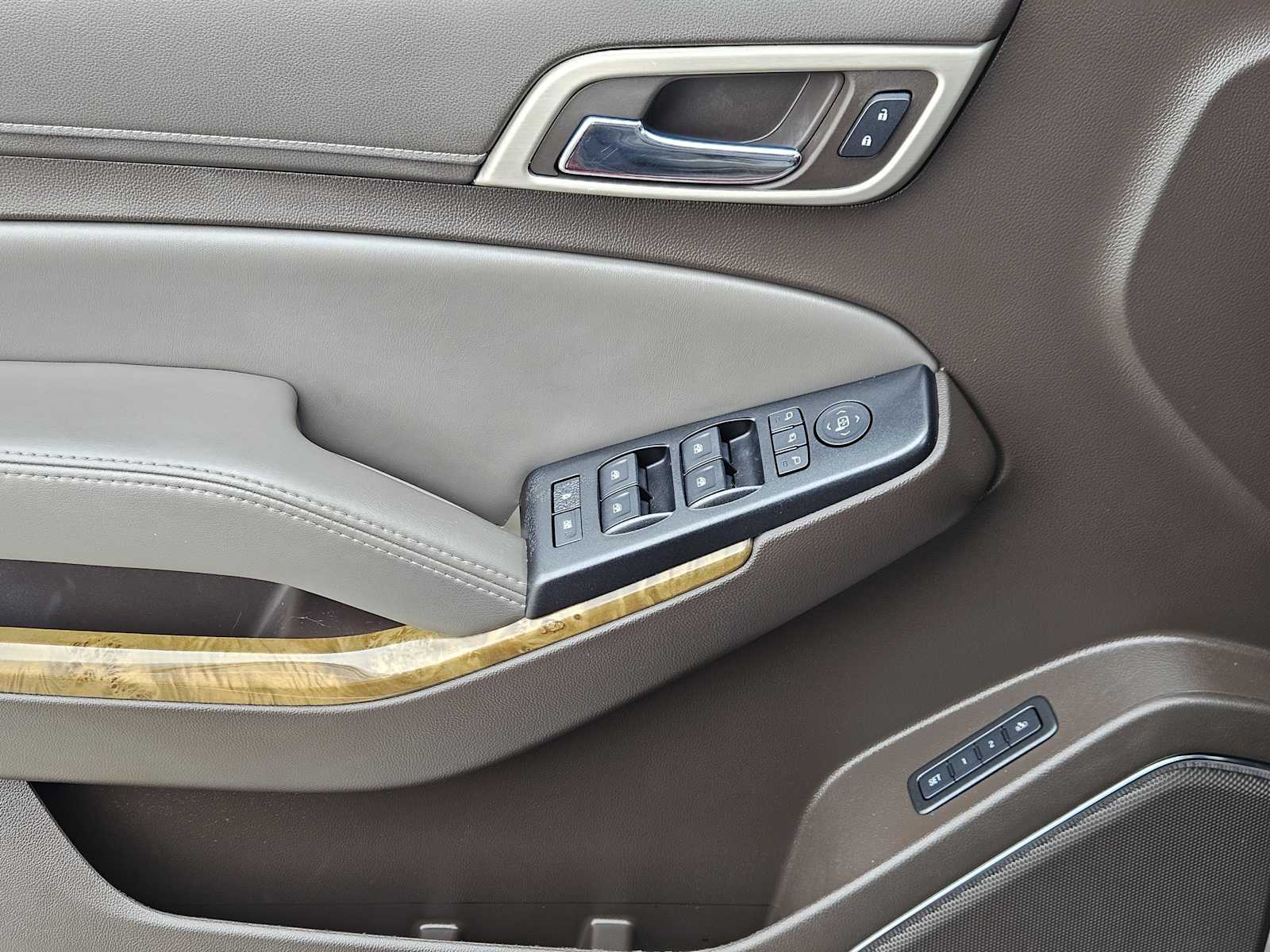 Thumbnail: 2016 GMC Yukon XL - 22