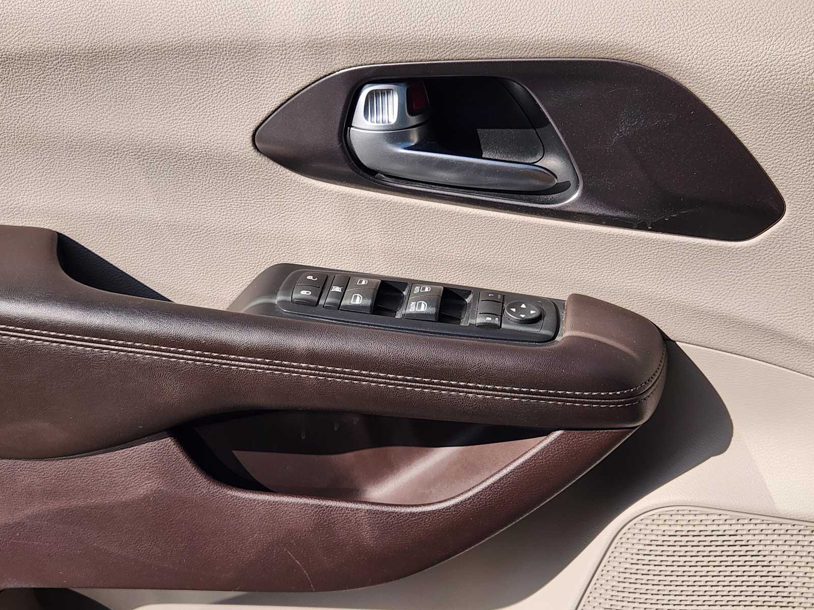 Thumbnail: 2017 Chrysler Pacifica - 22