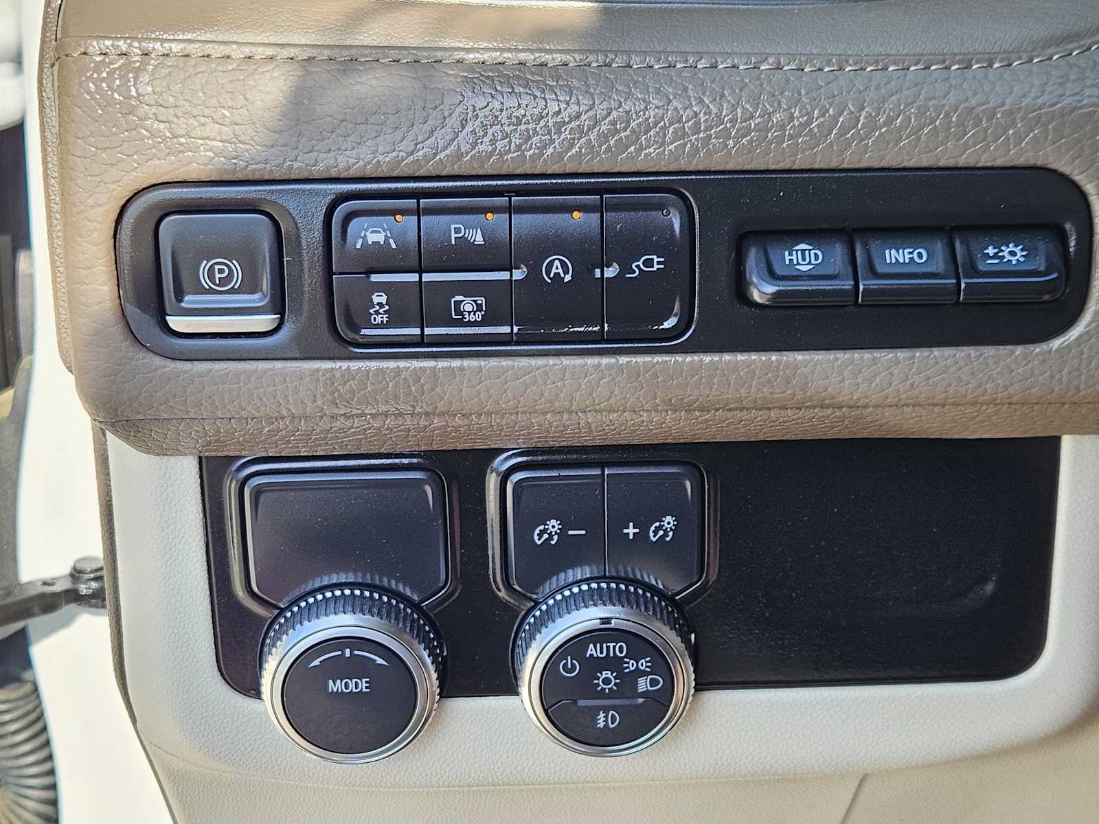 Thumbnail: 2022 GMC Yukon - 21