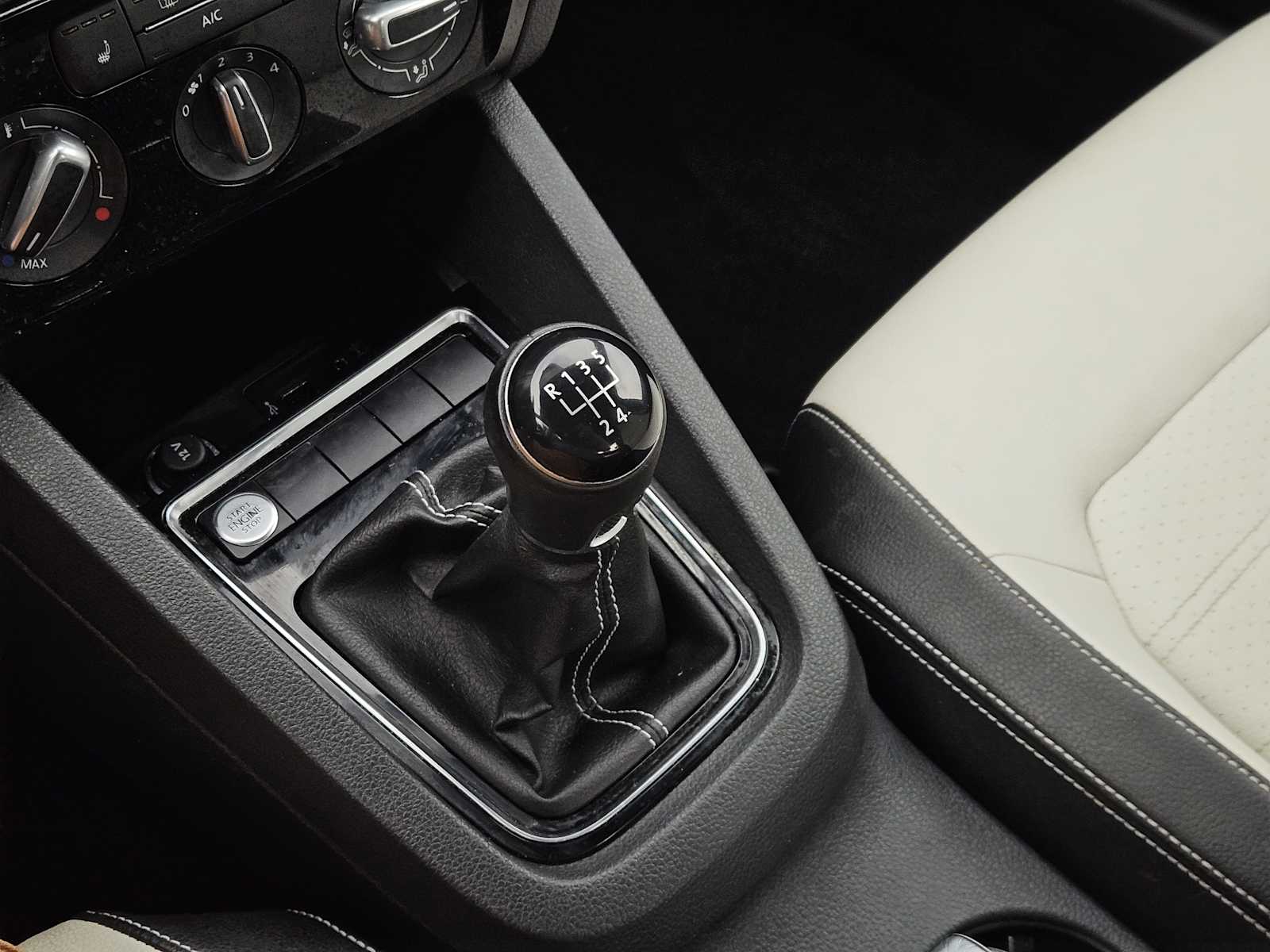 Thumbnail: 2016 Volkswagen Jetta - 20