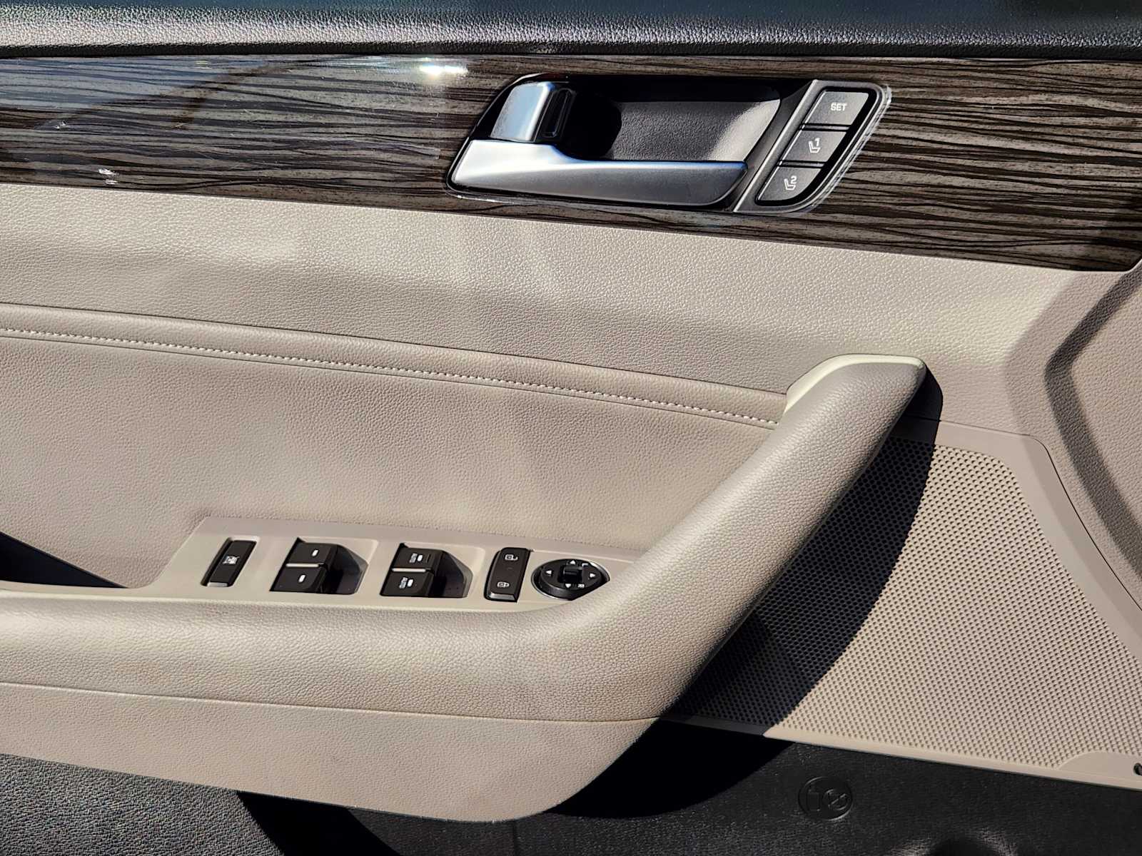 Thumbnail: 2015 Hyundai Sonata - 23