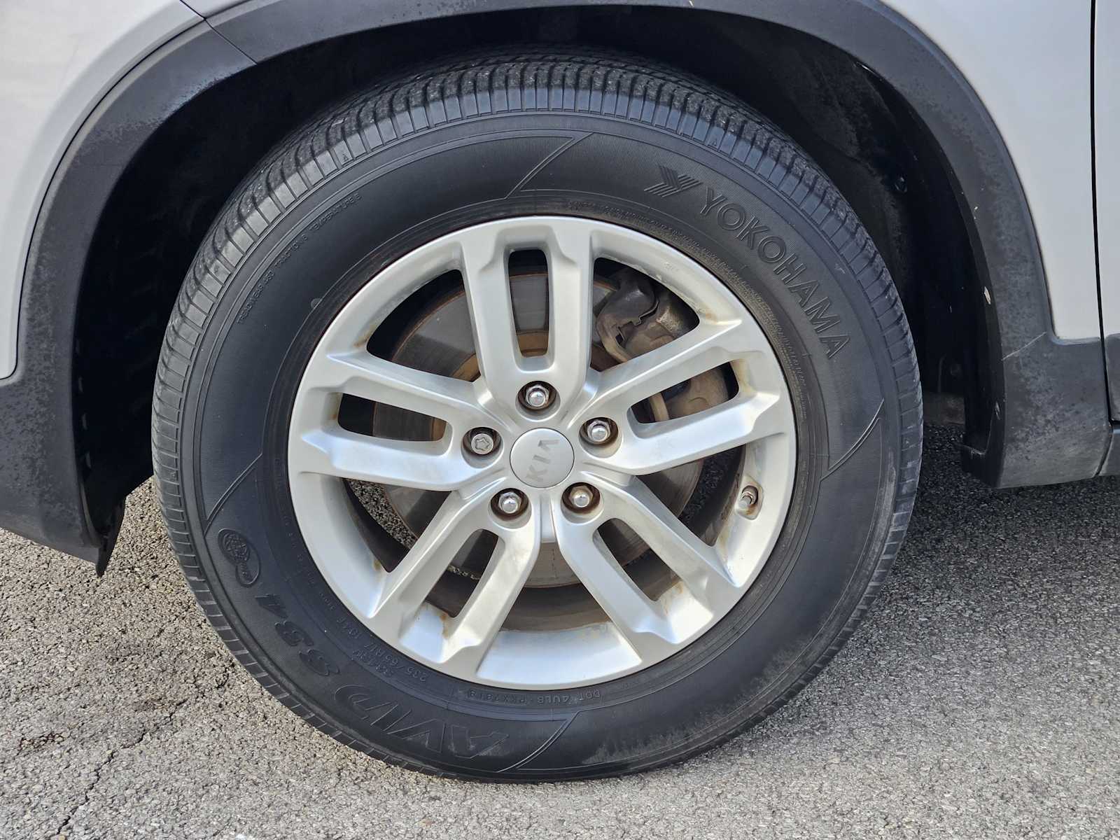 Thumbnail: 2015 Kia Sorento - 9