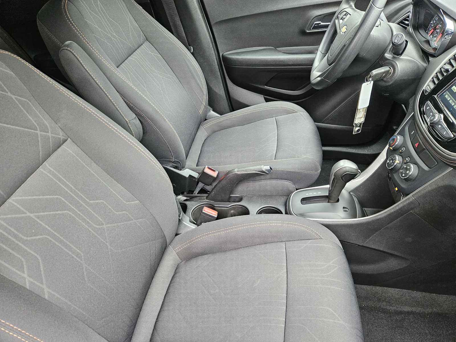 Thumbnail: 2017 Chevrolet Trax - 14