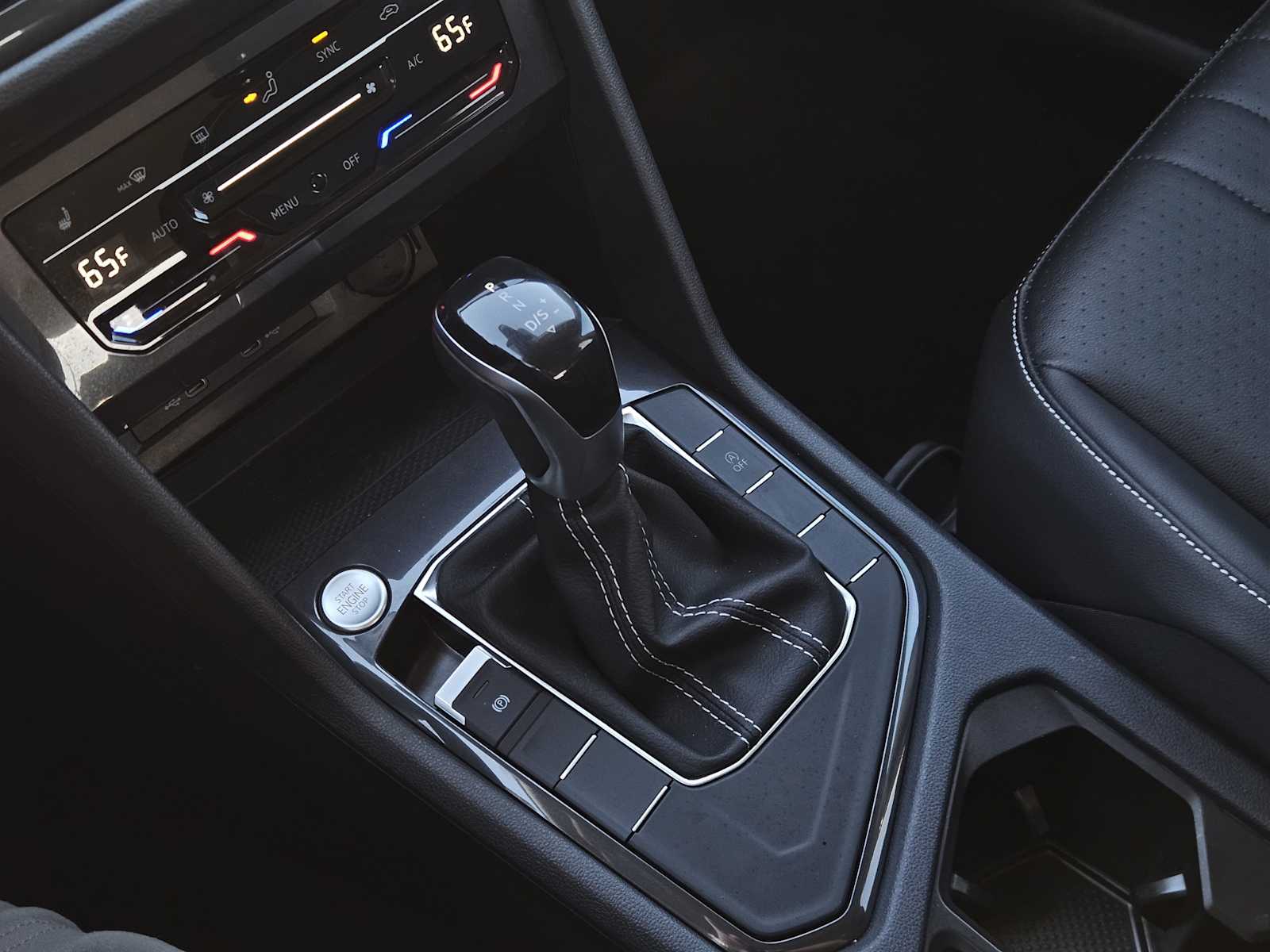 Thumbnail: 2022 Volkswagen Tiguan - 20