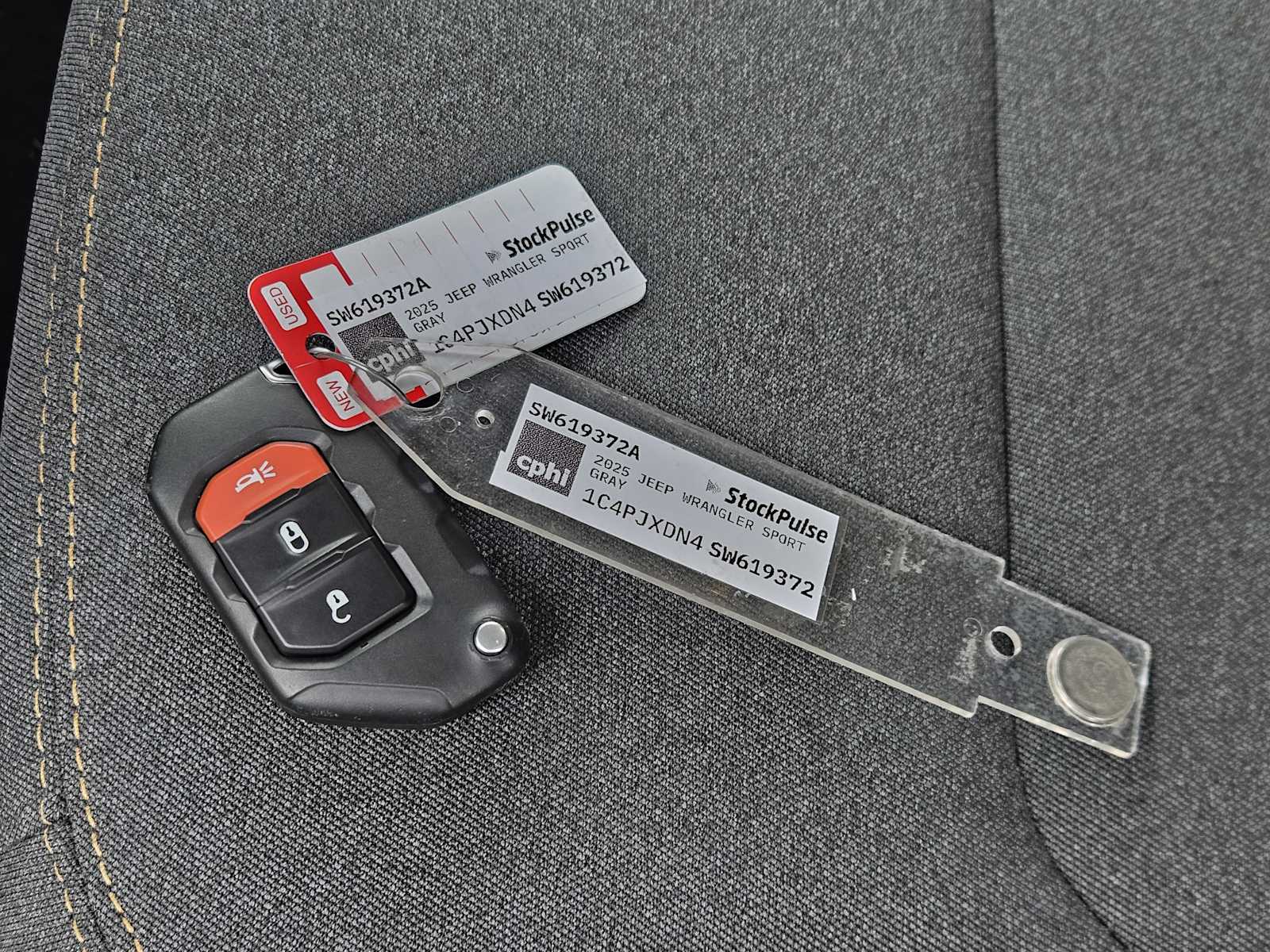 Thumbnail: 2025 Jeep Wrangler - 32