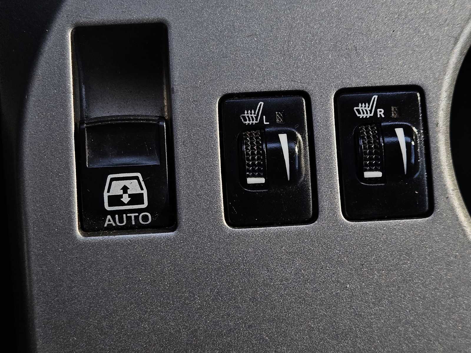 Thumbnail: 2012 Toyota 4Runner - 21