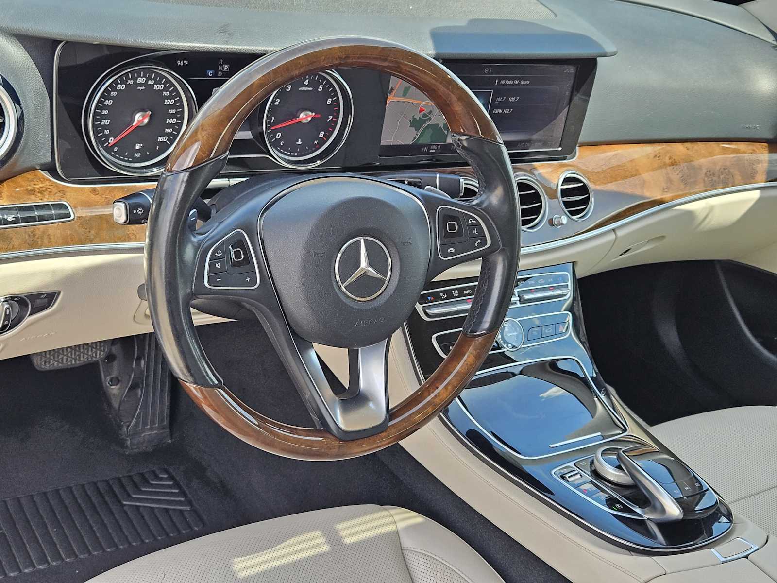 2018 Mercedes Benz E 400 photo 2