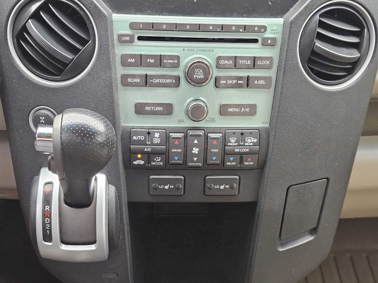 Thumbnail: 2011 Honda Pilot - 19