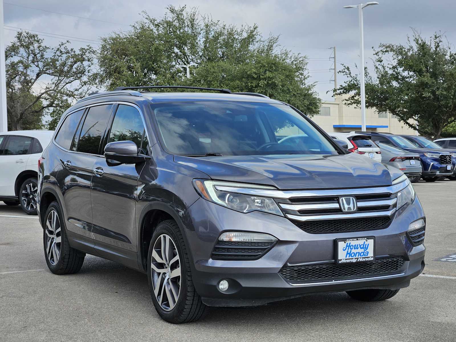 Thumbnail: 2017 Honda Pilot - 3