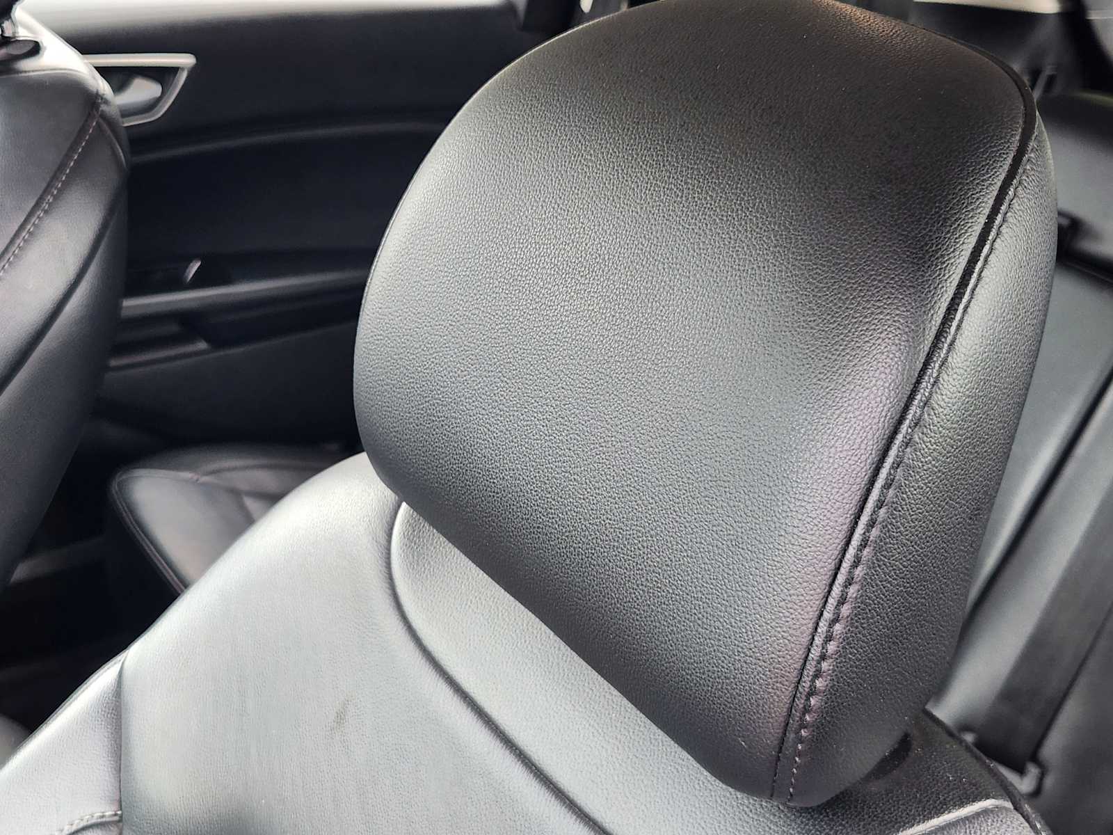 Thumbnail: 2016 Ford Edge - 15