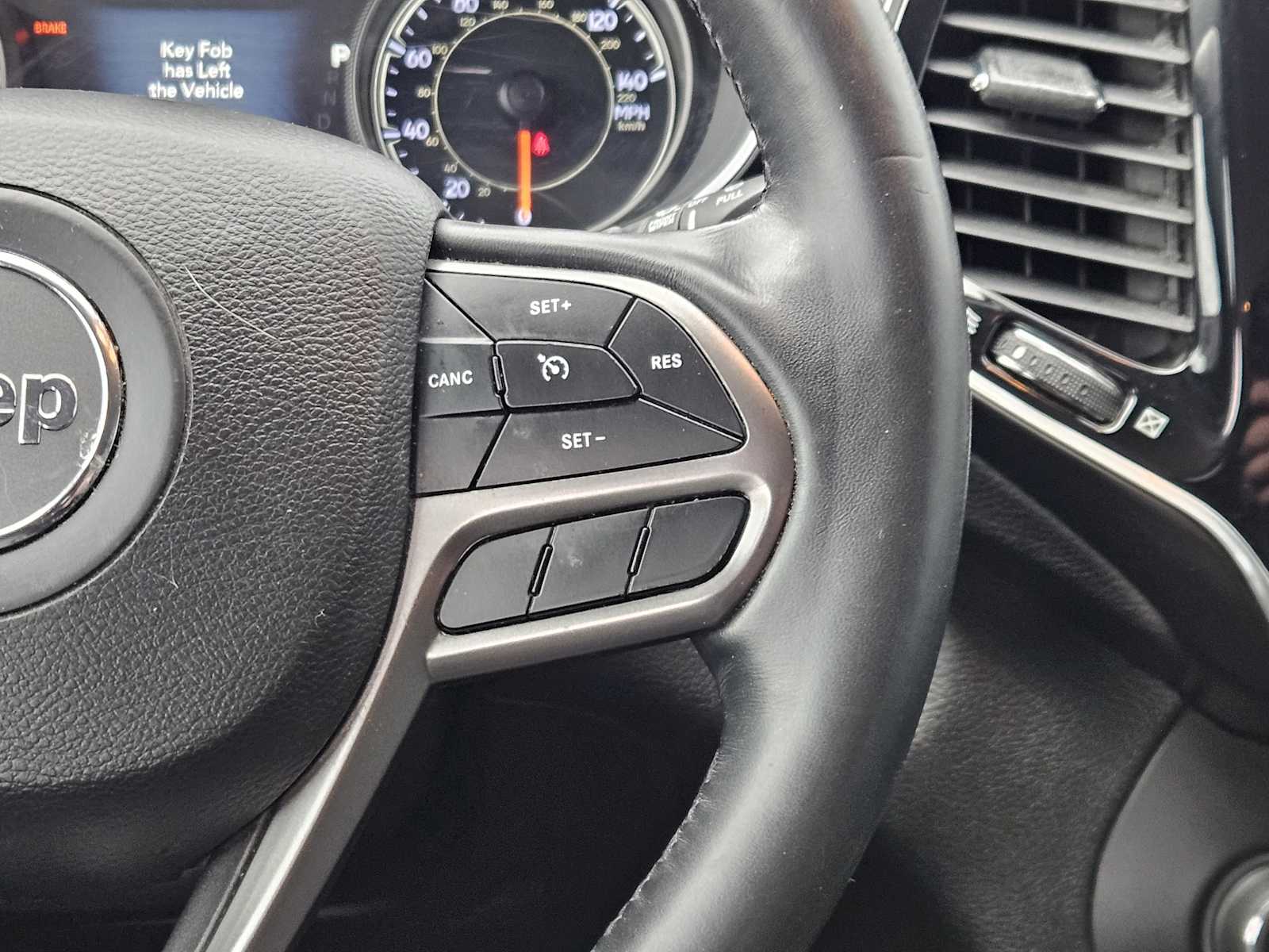 Thumbnail: 2019 Jeep Cherokee - 26