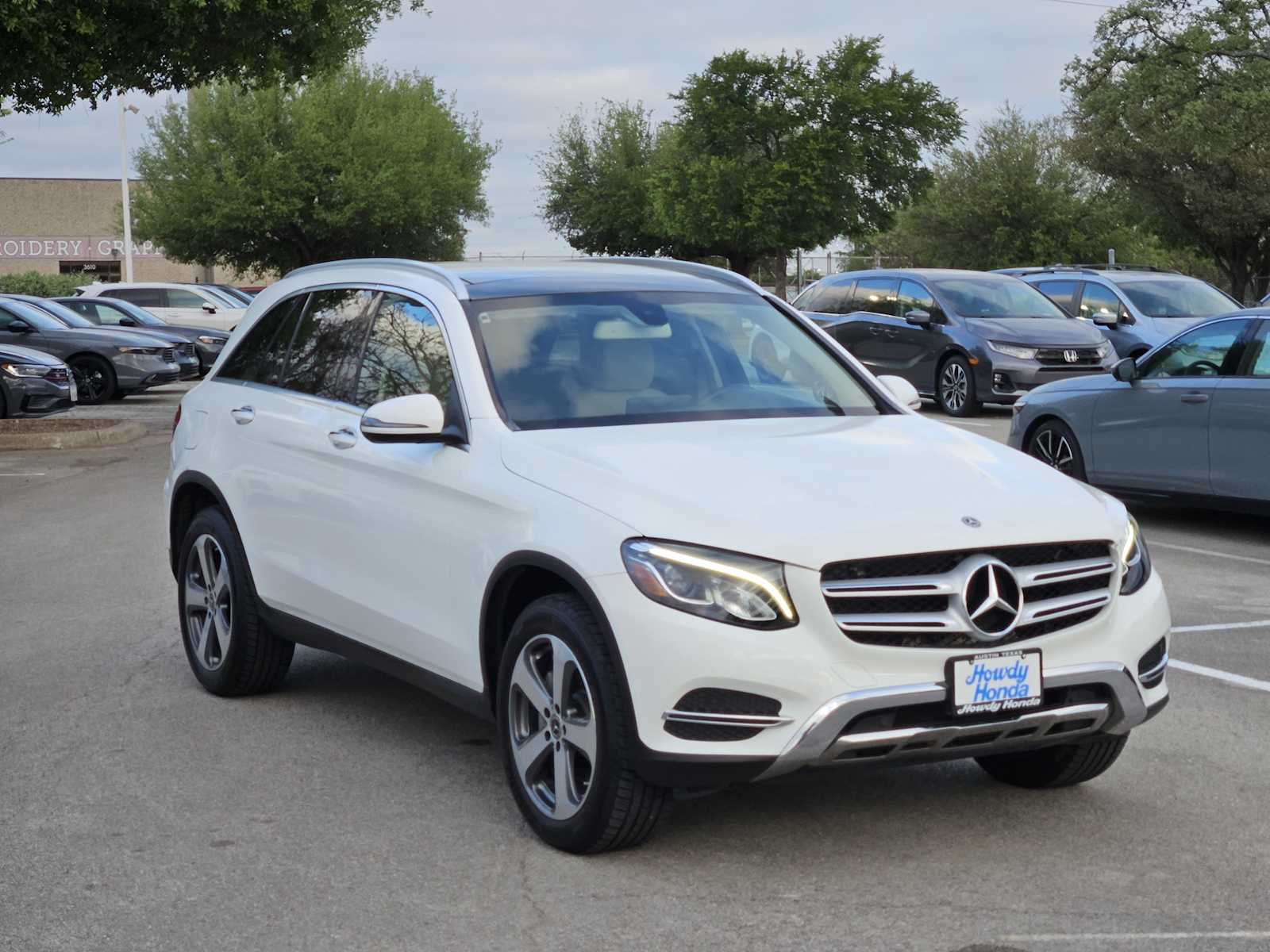 Thumbnail: 2017 Mercedes-Benz GLC - 3