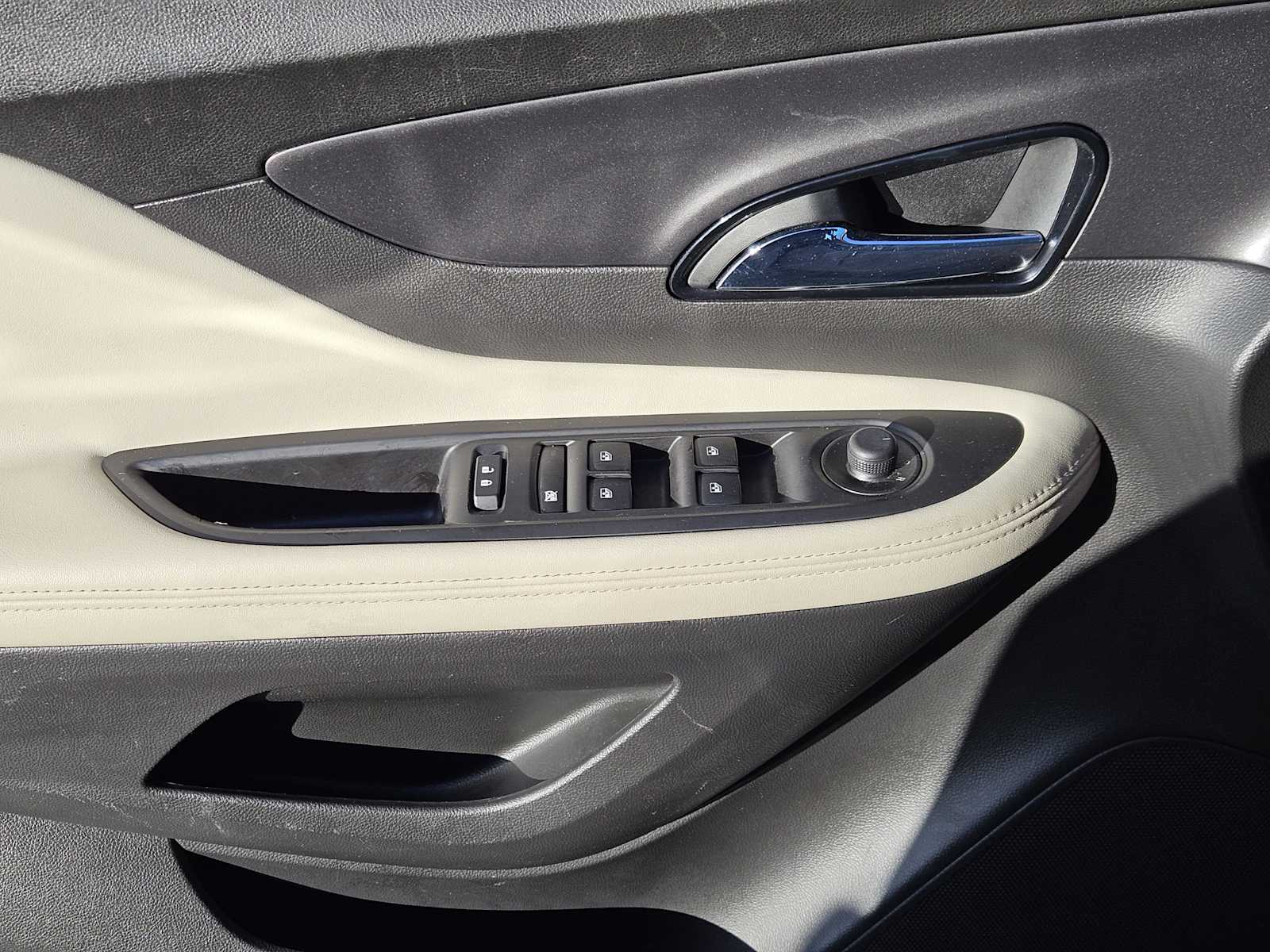 Thumbnail: 2019 Buick Encore - 21