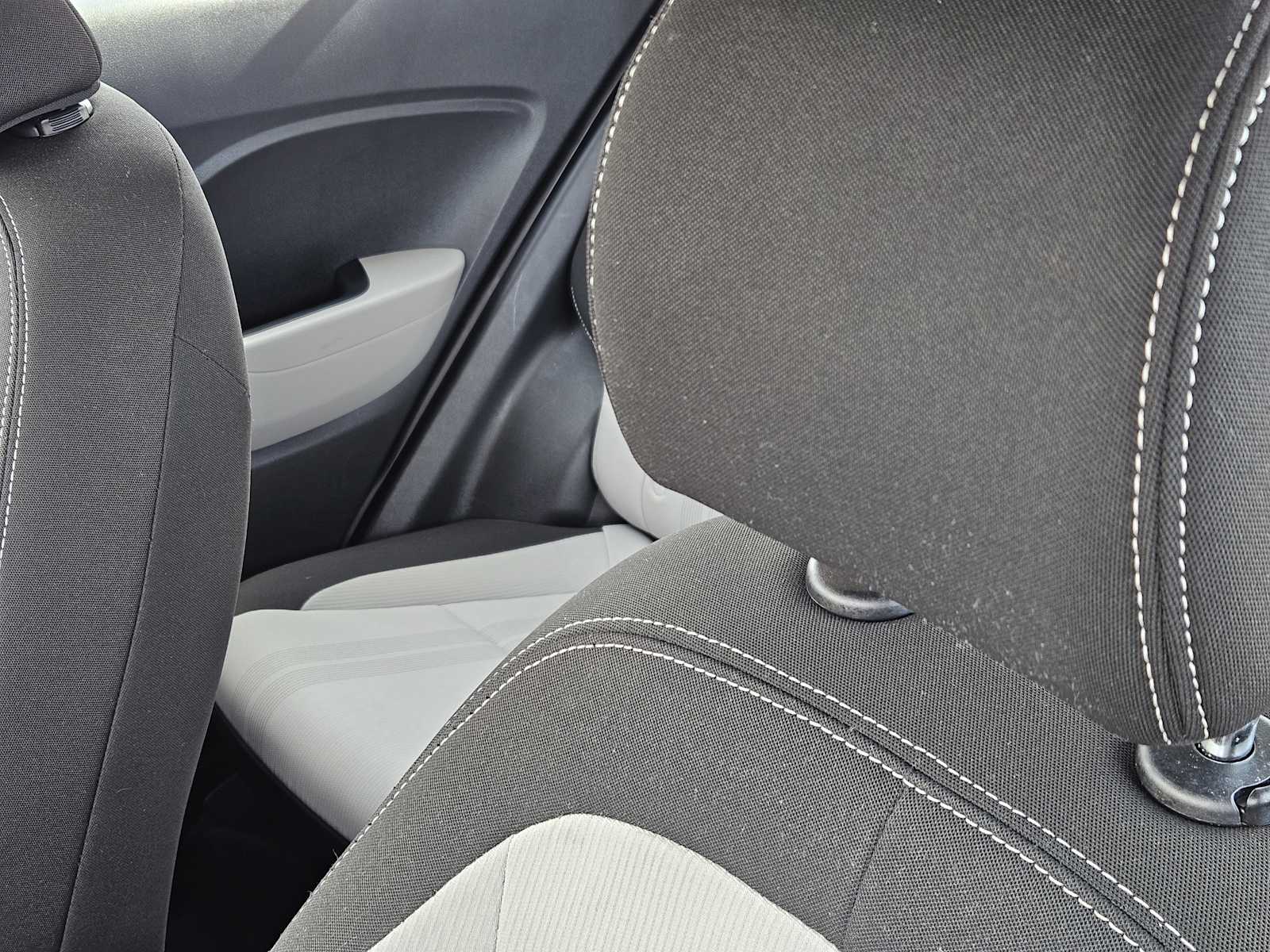 Thumbnail: 2023 Hyundai Venue - 14