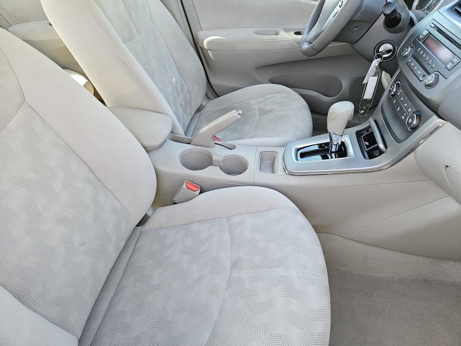 Thumbnail: 2013 Nissan Sentra - 13