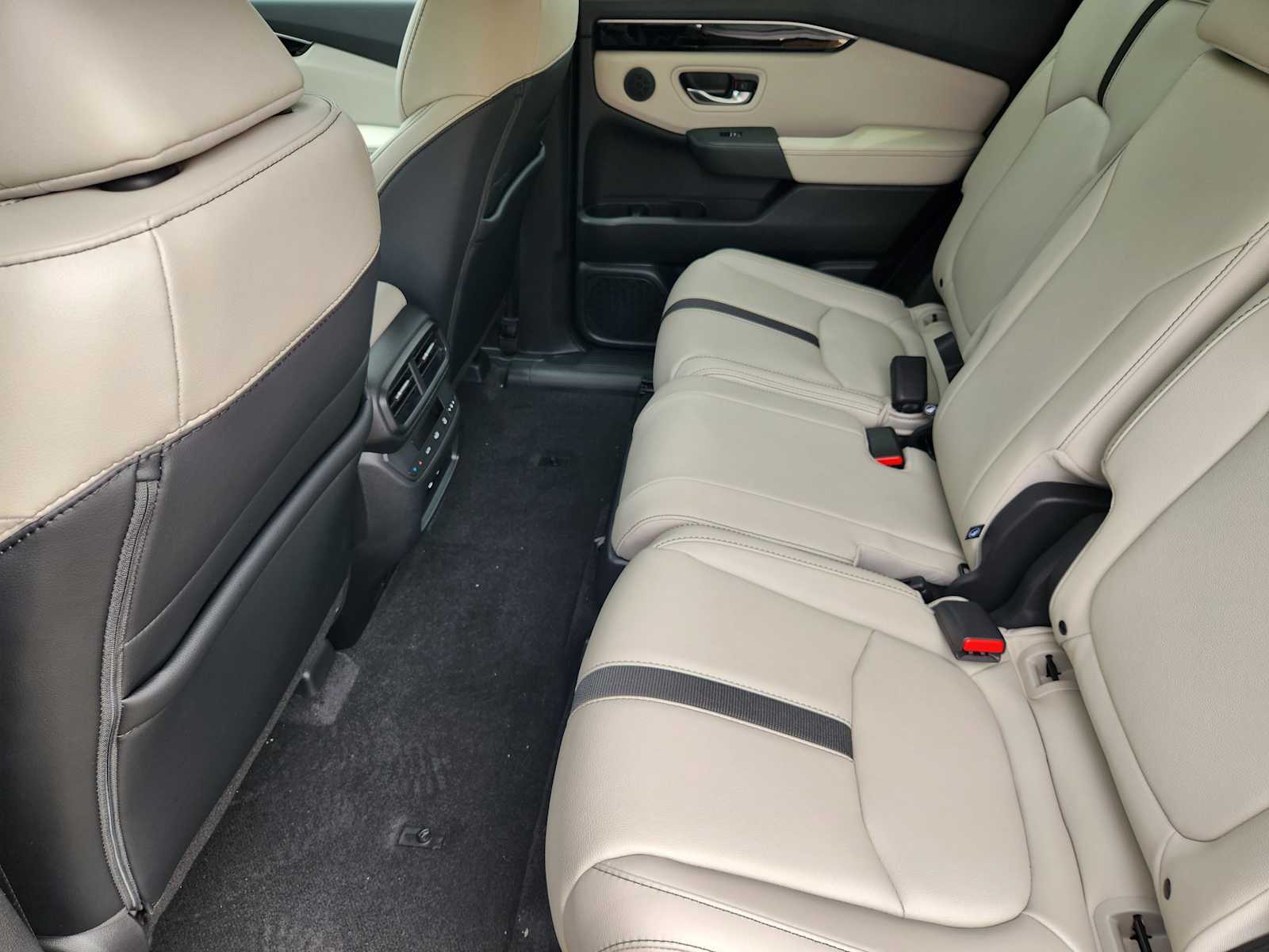 Thumbnail: 2026 Honda Pilot - 22