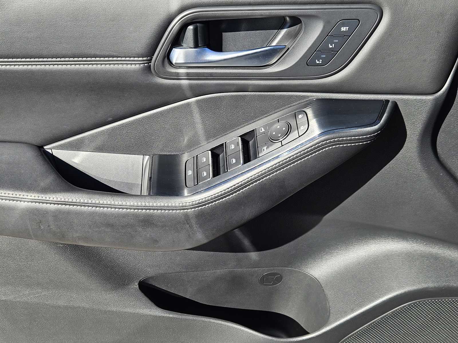 Thumbnail: 2022 Nissan Rogue - 22