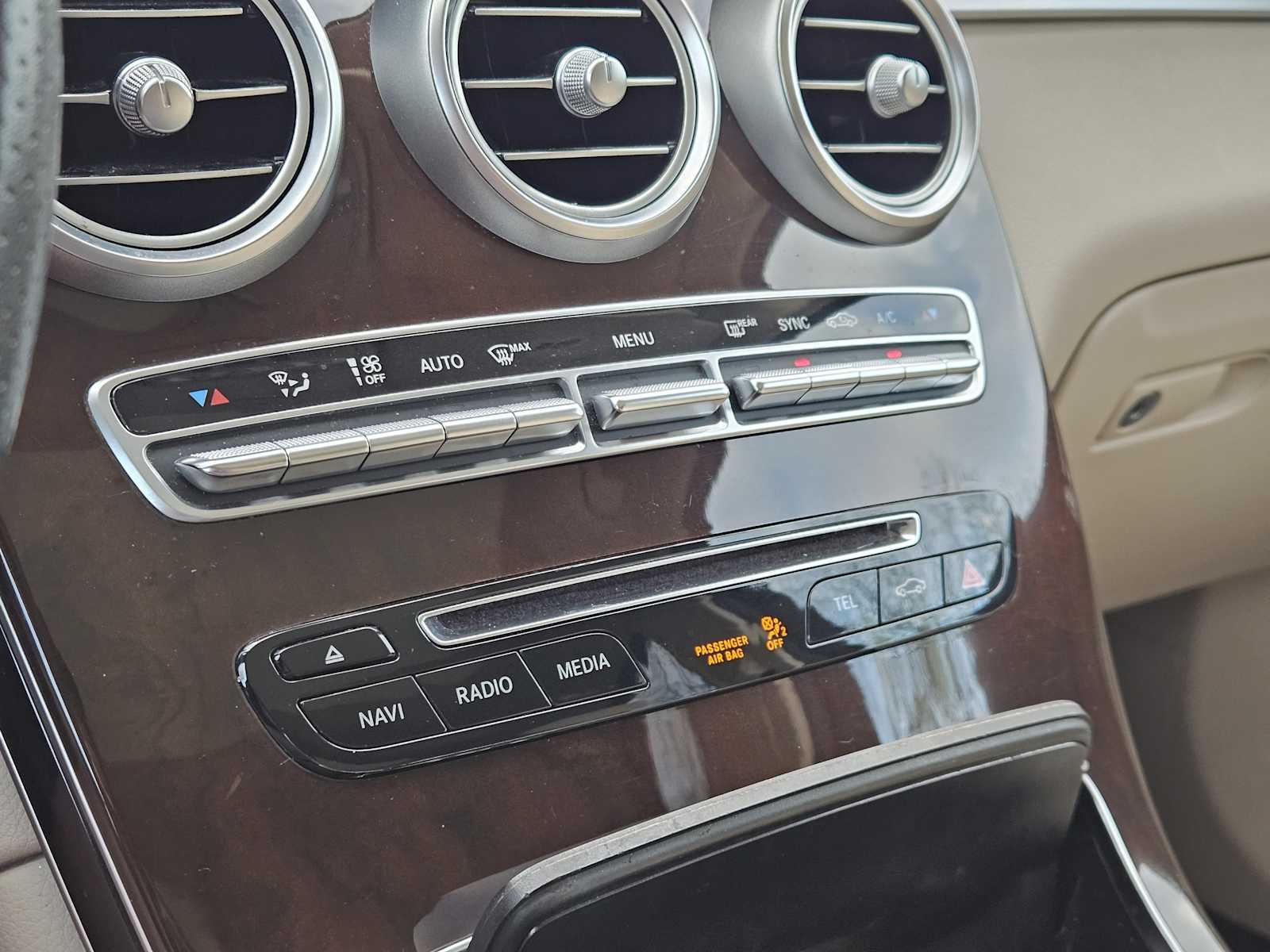 Thumbnail: 2017 Mercedes-Benz GLC - 16