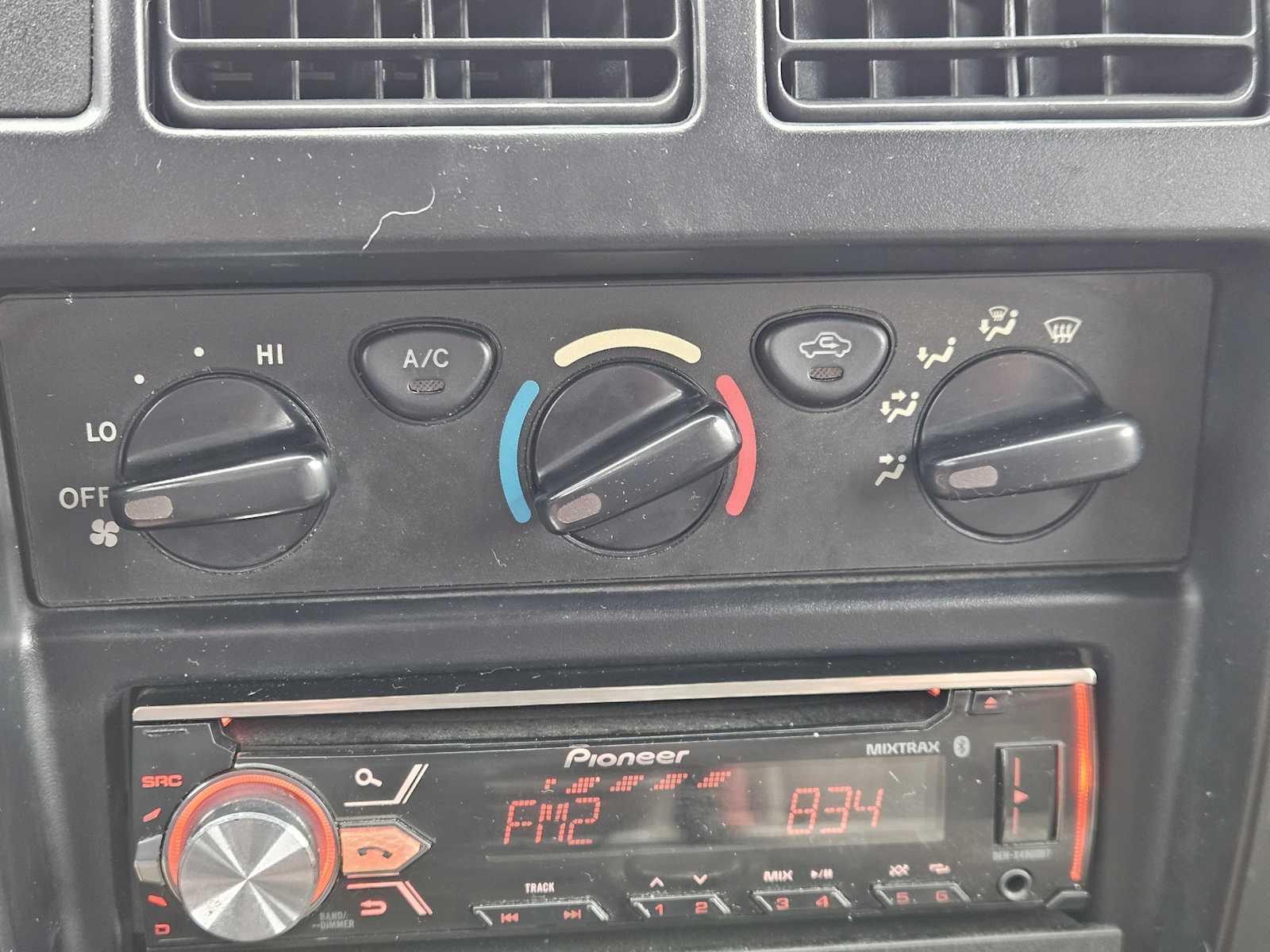 Thumbnail: 2003 Toyota Tacoma - 17