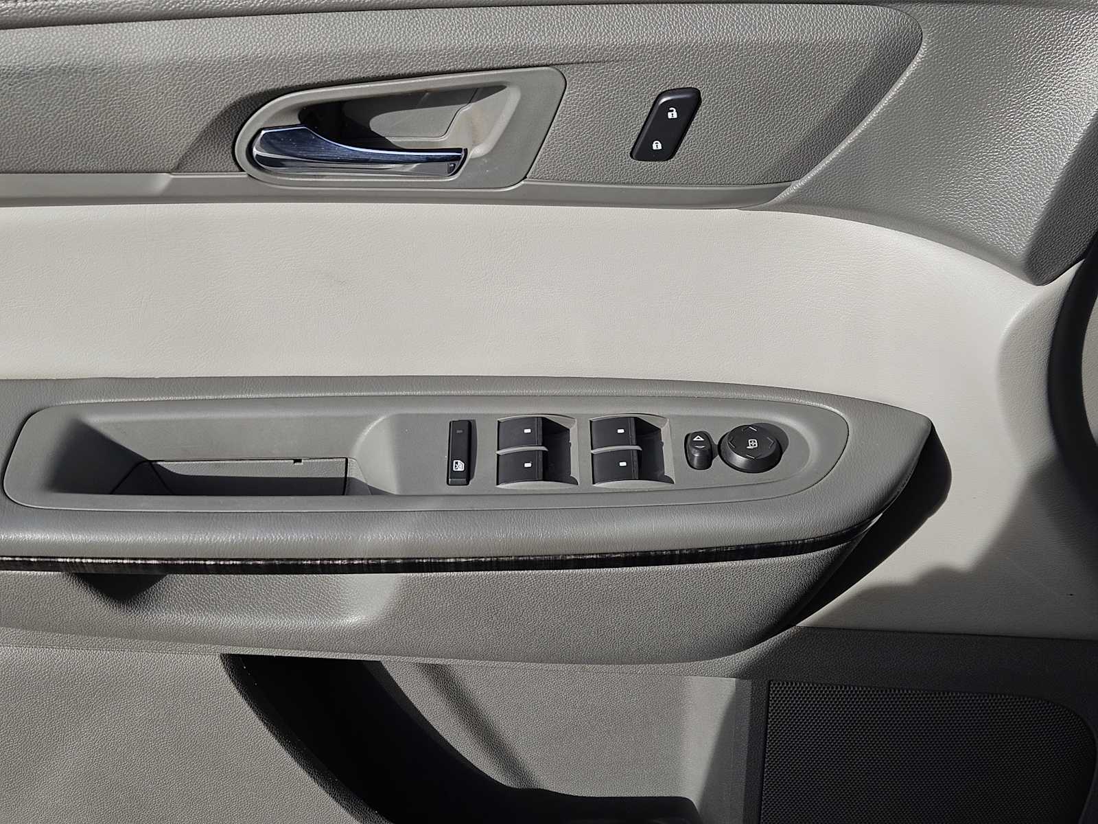 Thumbnail: 2016 GMC Acadia - 21